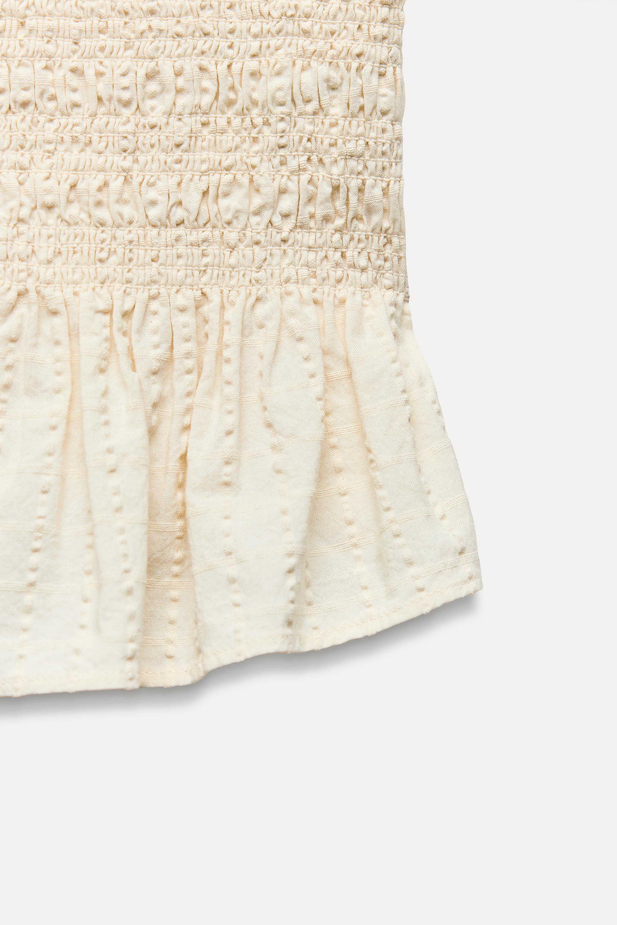 RUFFLED STRAPLESS CROP TOP Product Image