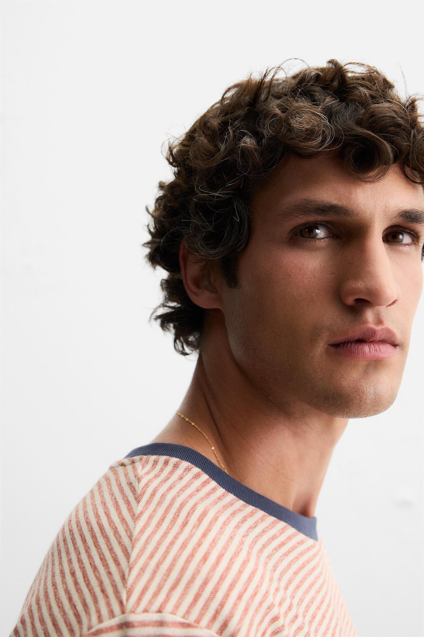 CONTRAST RIB STRIPE T-SHIRT Product Image