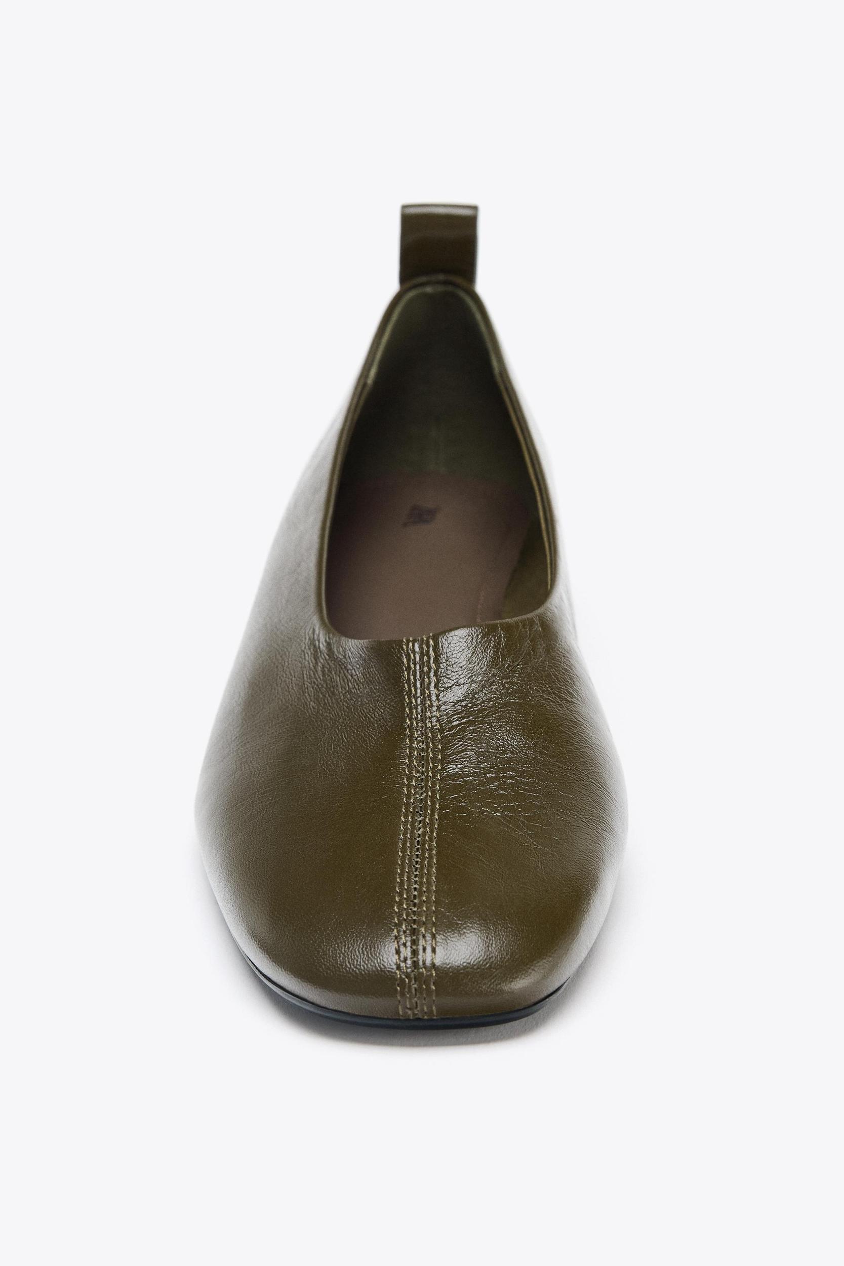 LOW HEELED LEATHER BALLET FLATS Product Image