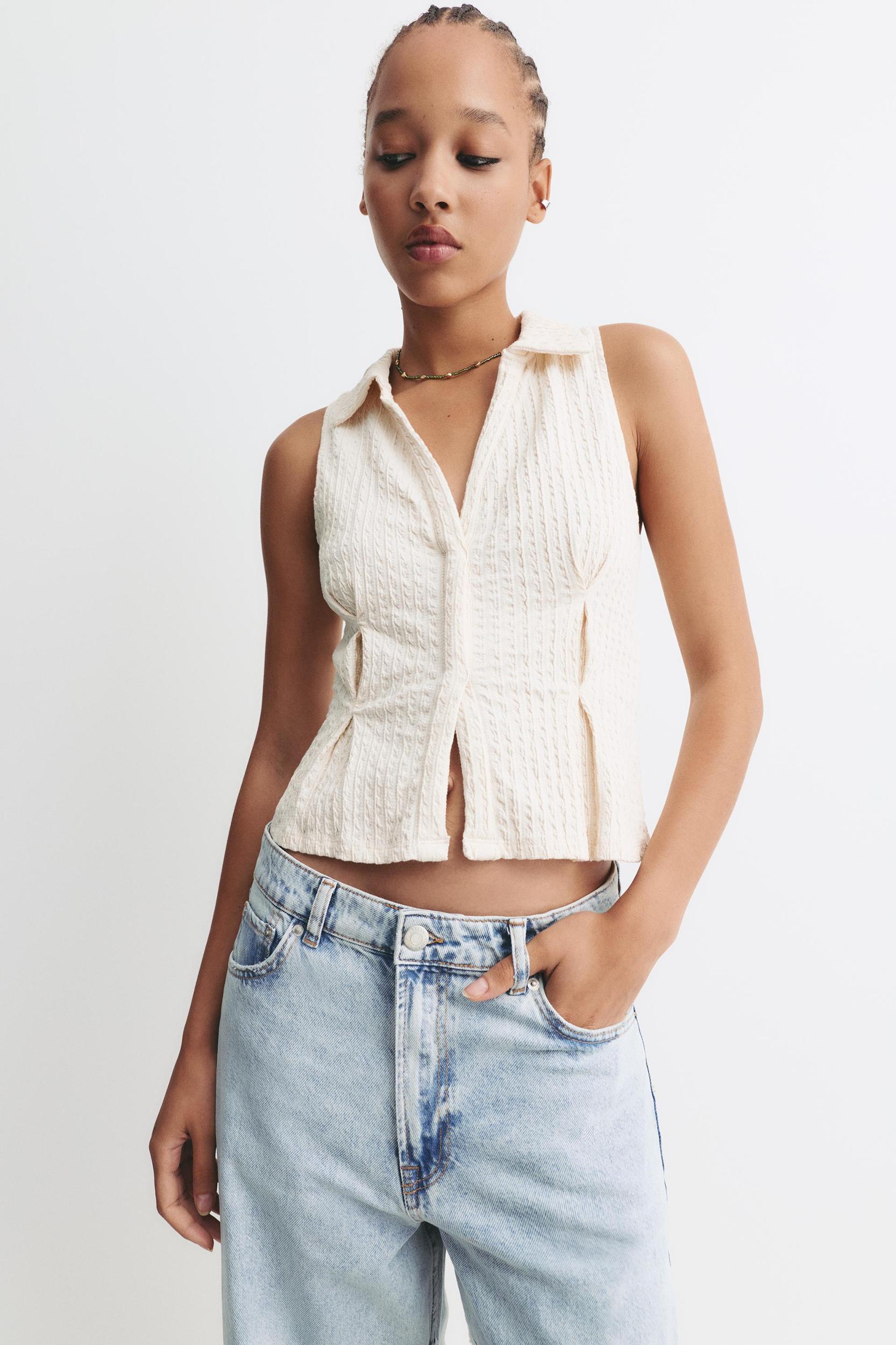 Textured top with darts Product Image