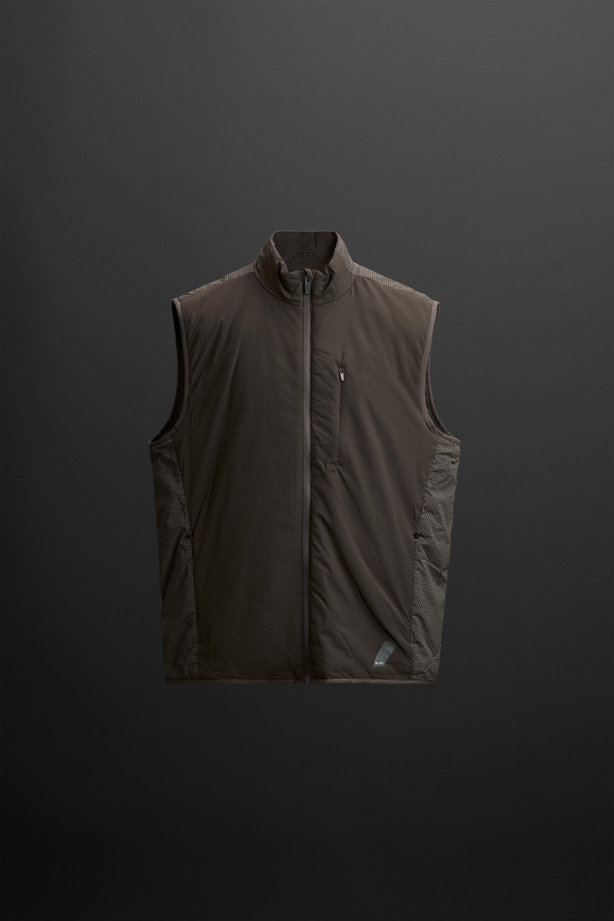 LIGHTWEIGHT TECHNICAL VEST Product Image