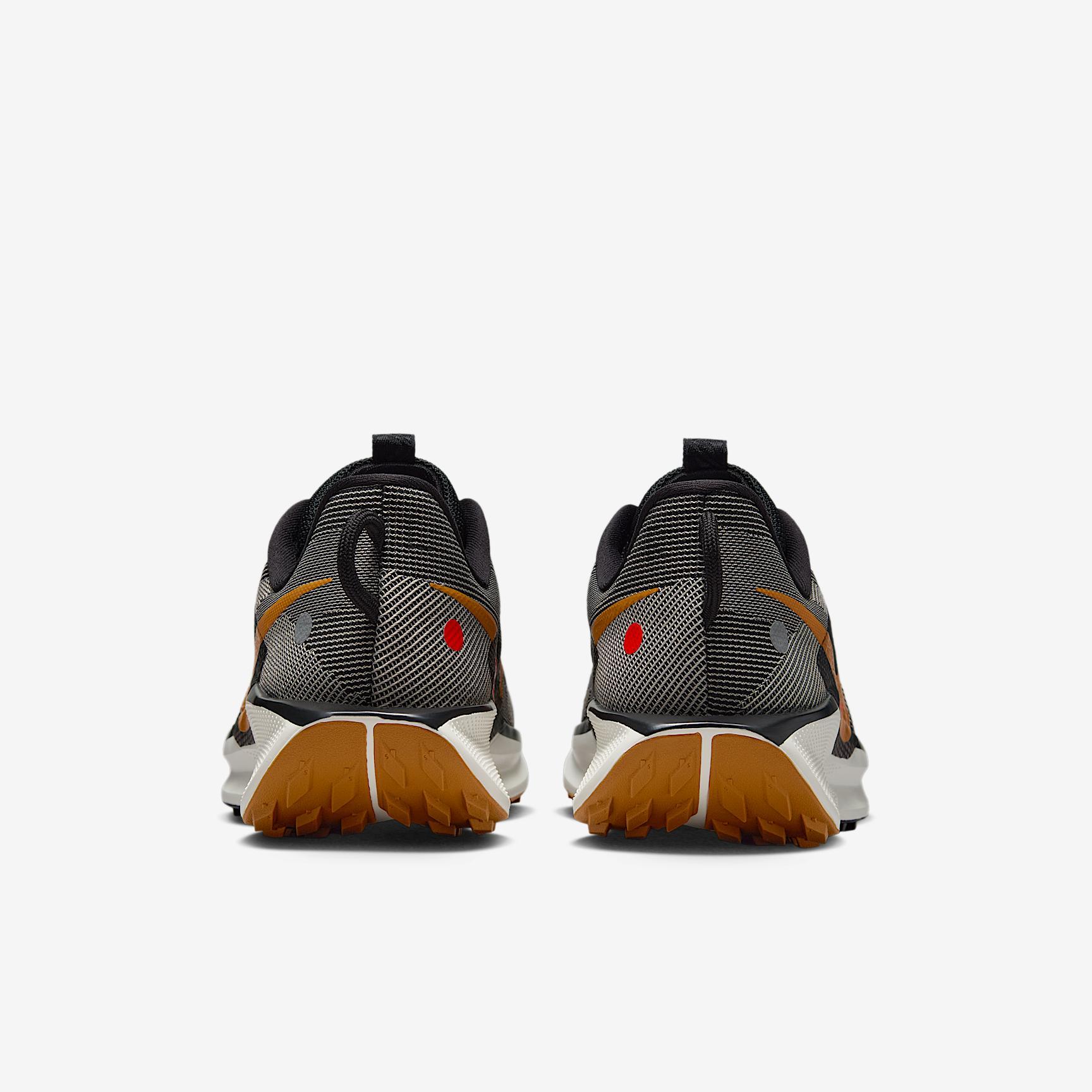 Nike Mens Pegasus Trail 5 Trail Running Shoes | DV3864-009 Product Image