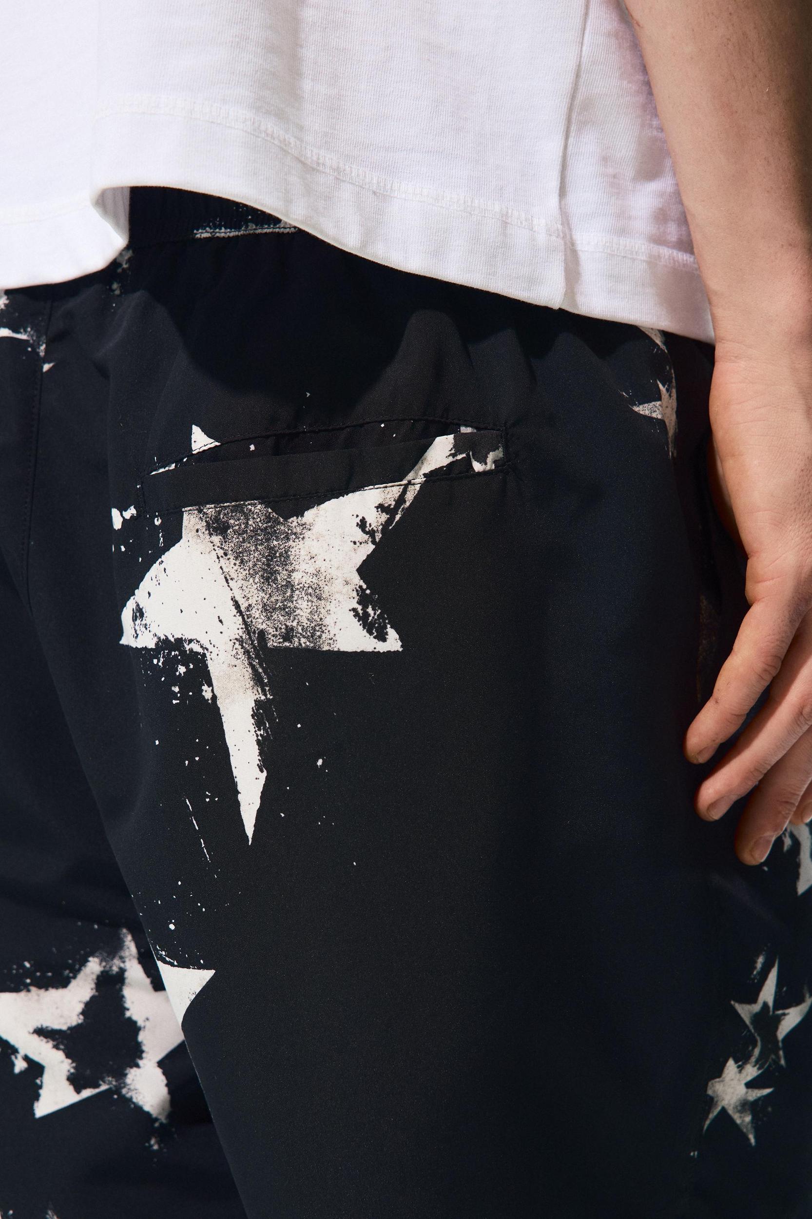 Star print board shorts Product Image