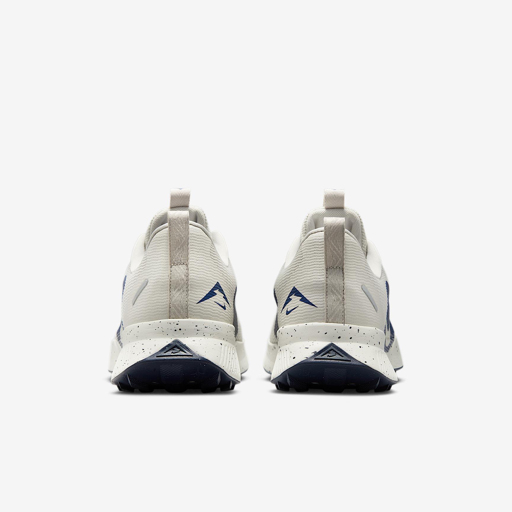 Nike Men's Juniper Trail 3 Trail Running Shoes Product Image