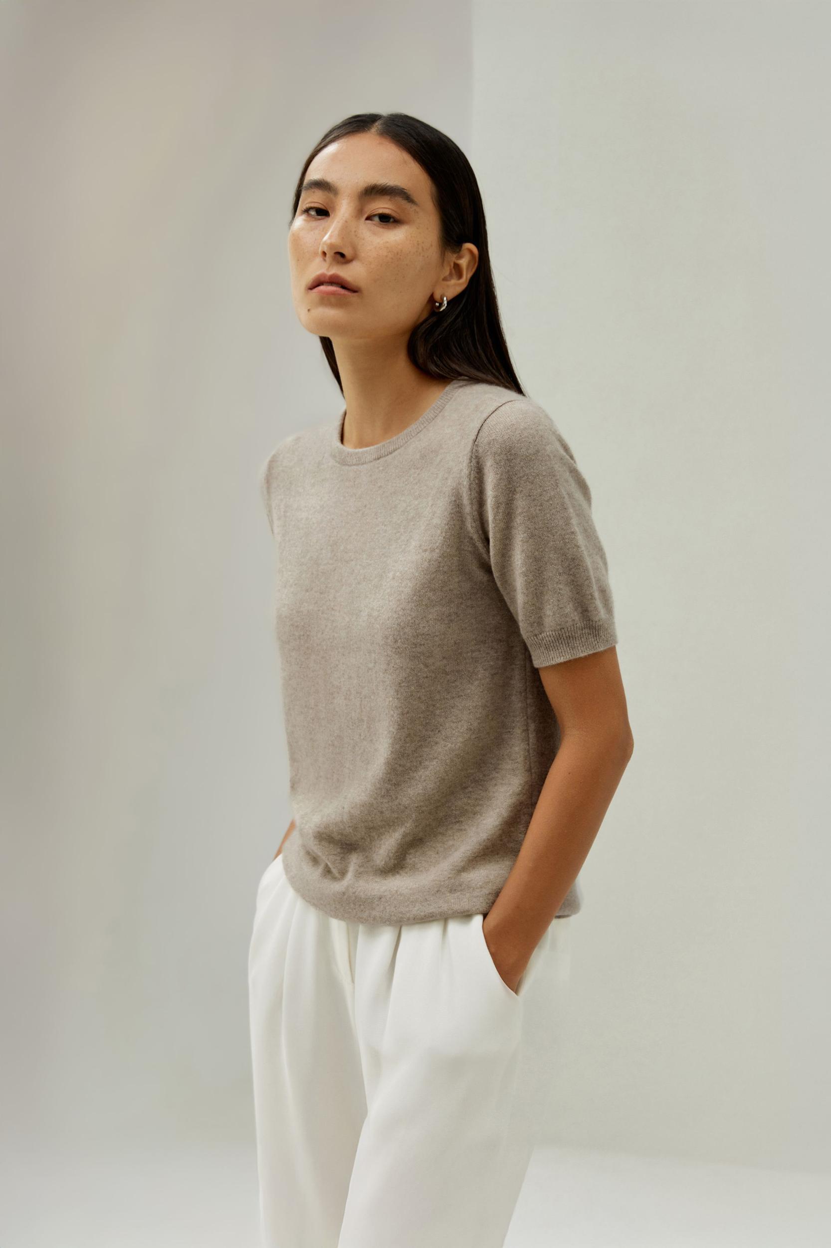 Crew Neck Basic Knit Top Product Image