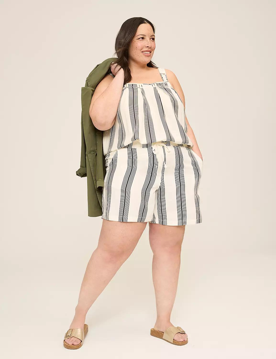 Pull-On Flowy Short Product Image