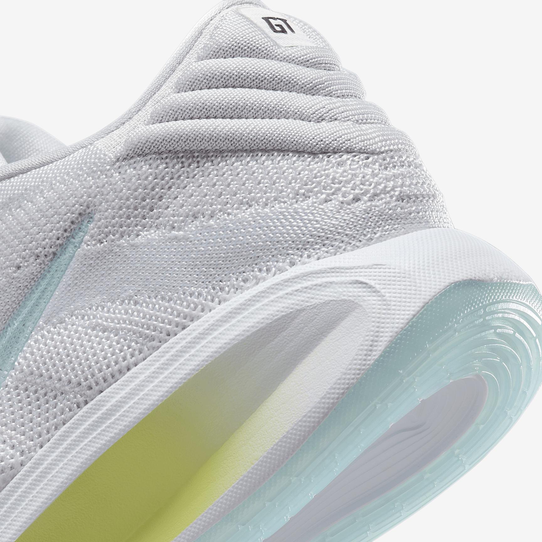 Nike Men's G.T. Hustle 3 Basketball Shoes Product Image