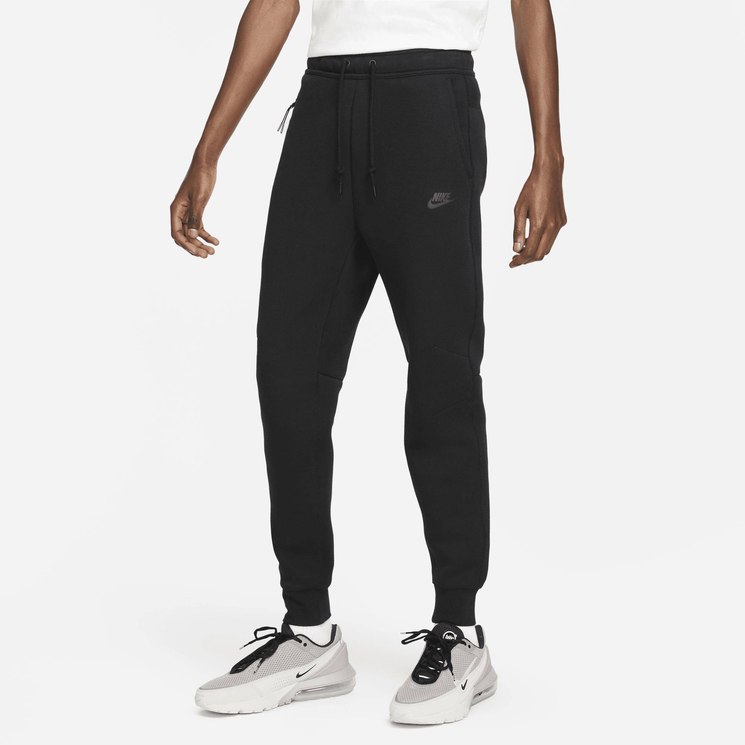 Nike Tech Fleece joggers in black Product Image