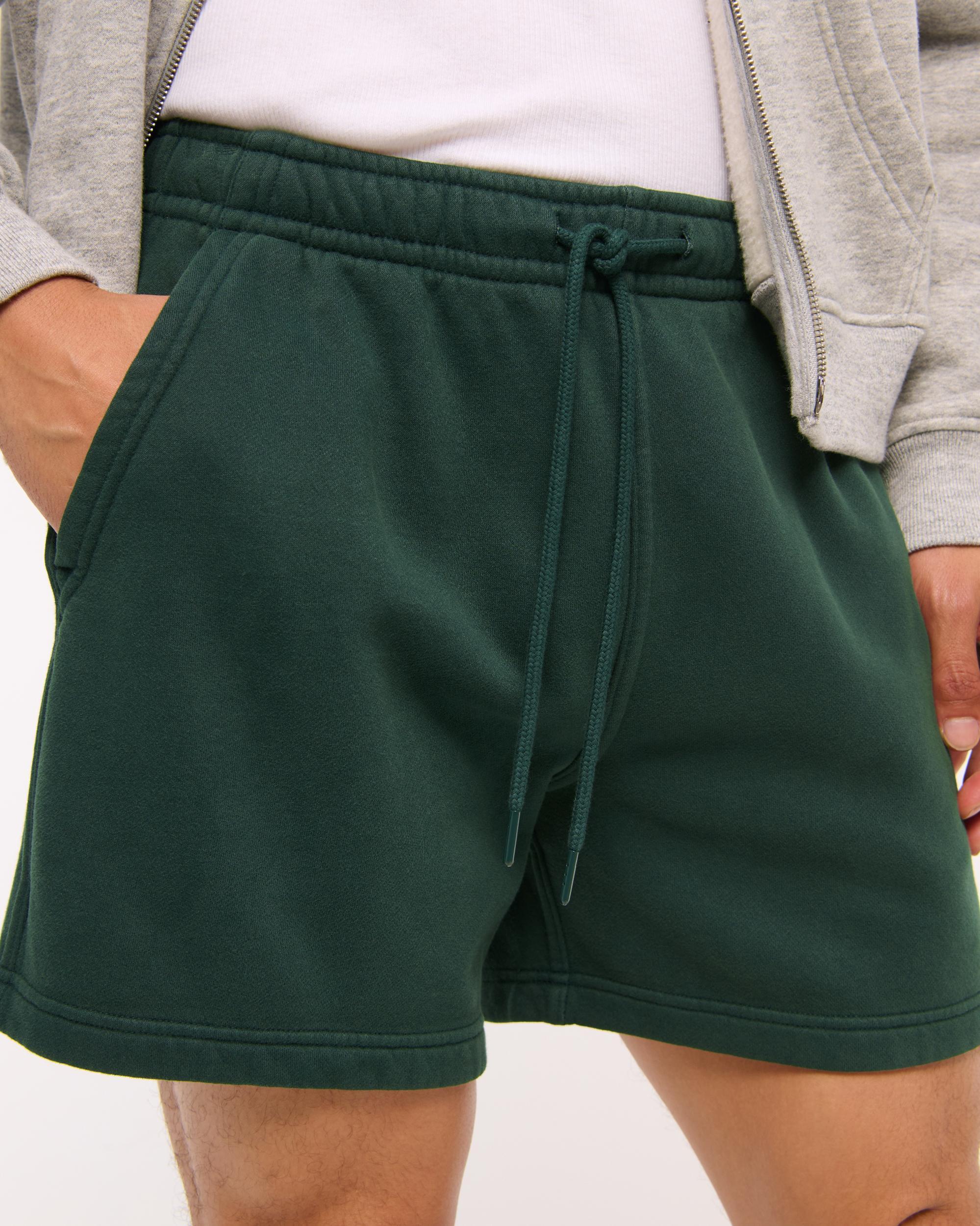 Essential Short Product Image