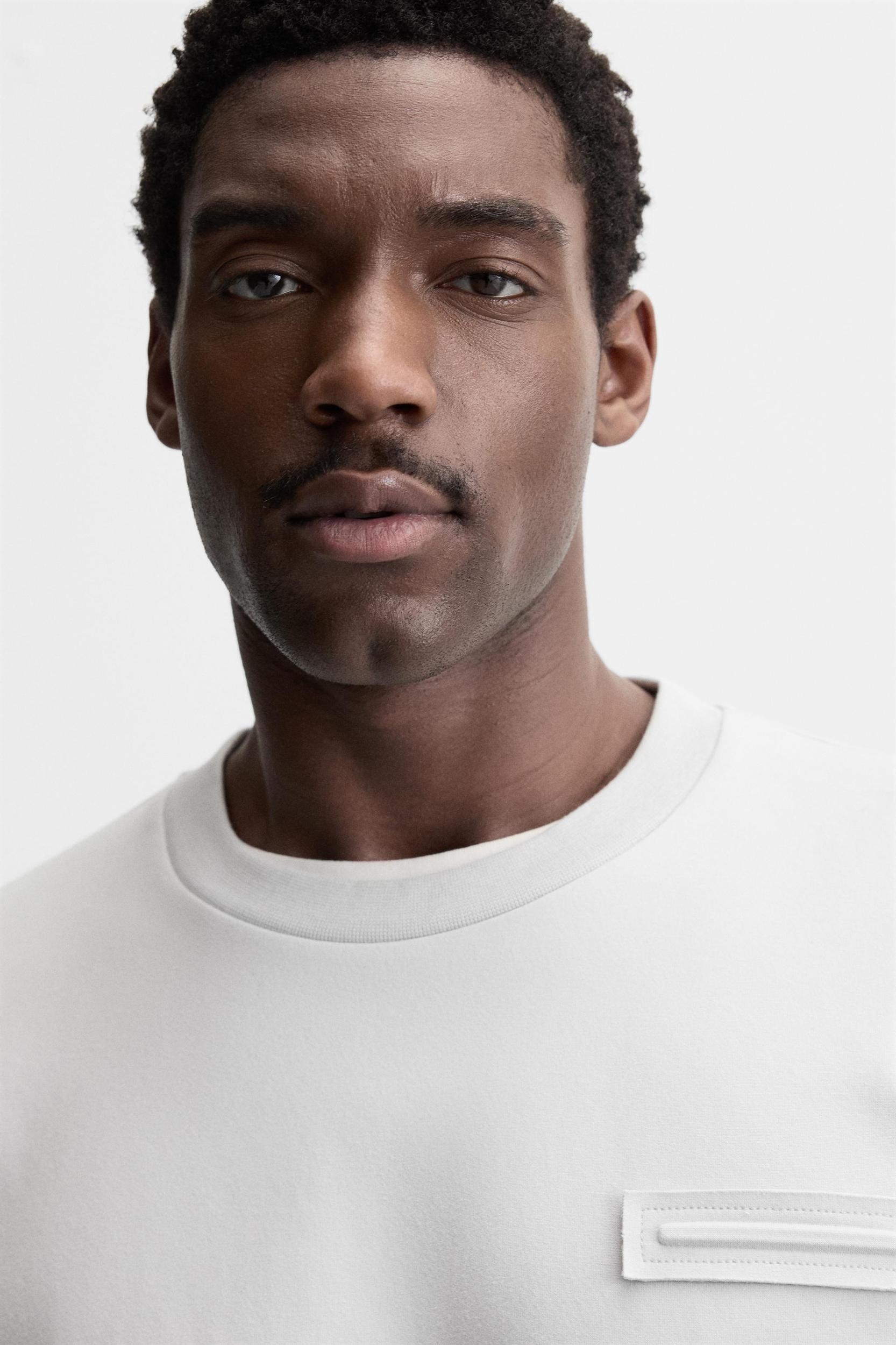 CREW NECK SWEATSHIRT WITH PATCH Product Image