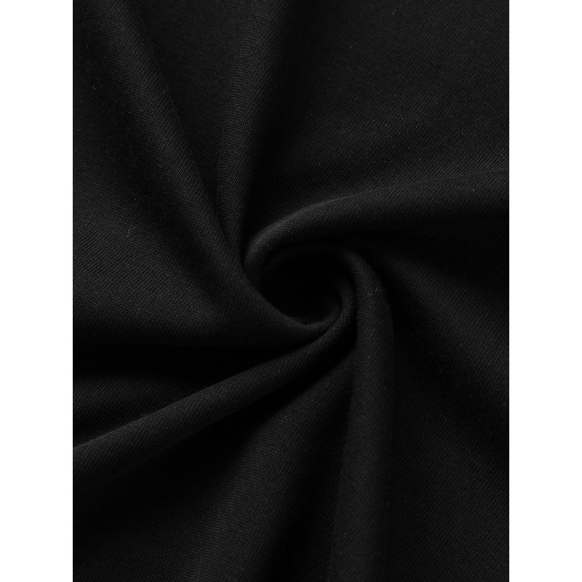 Plus Size Backyard Flowers Pattern V-Neck T-Shirt Black Women Leisure Non Natural Flowers V-neck Casual T-shirts BloomChic 12/L Product Image