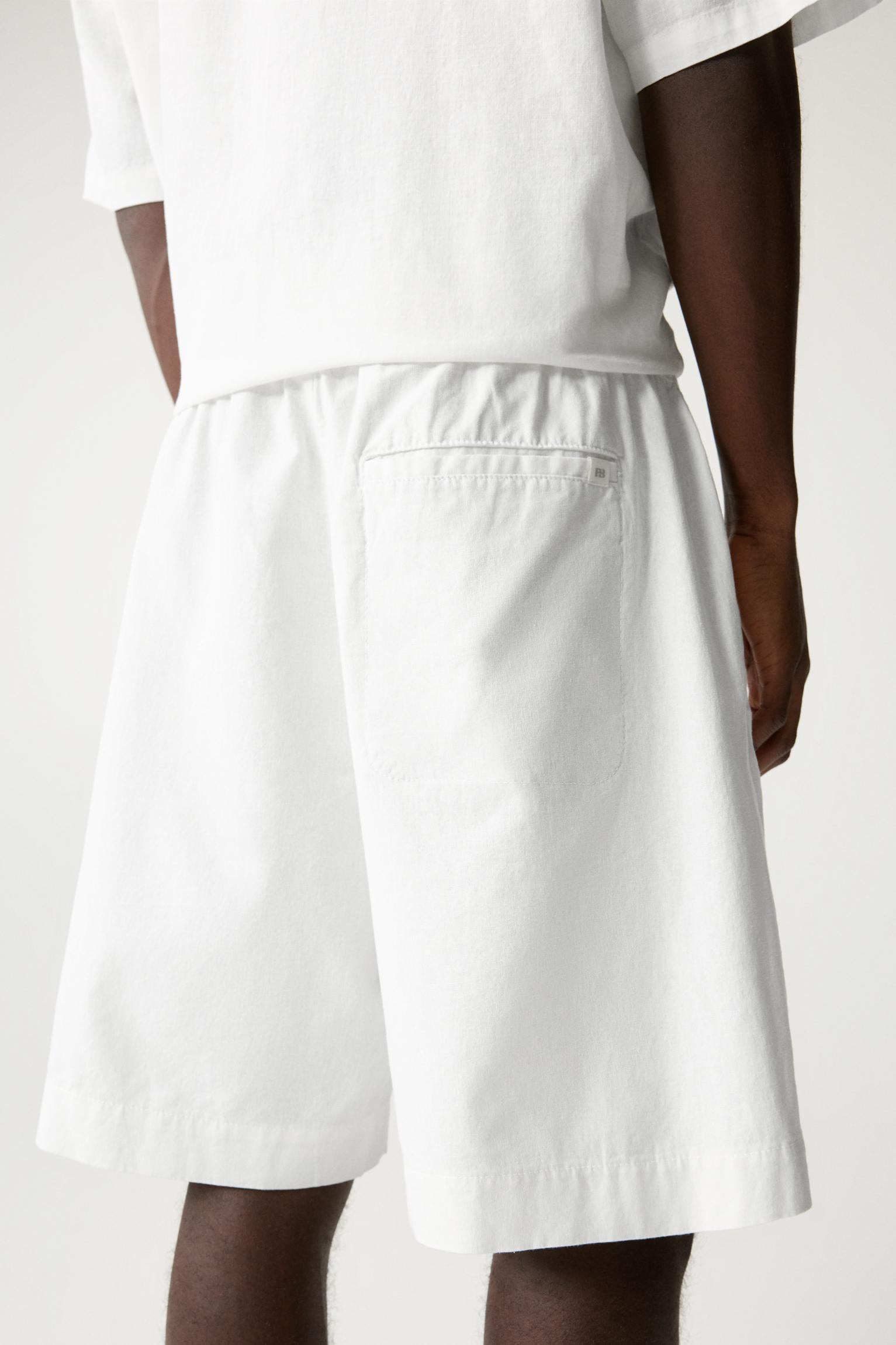 Linen blend jogger Bermuda shorts Product Image