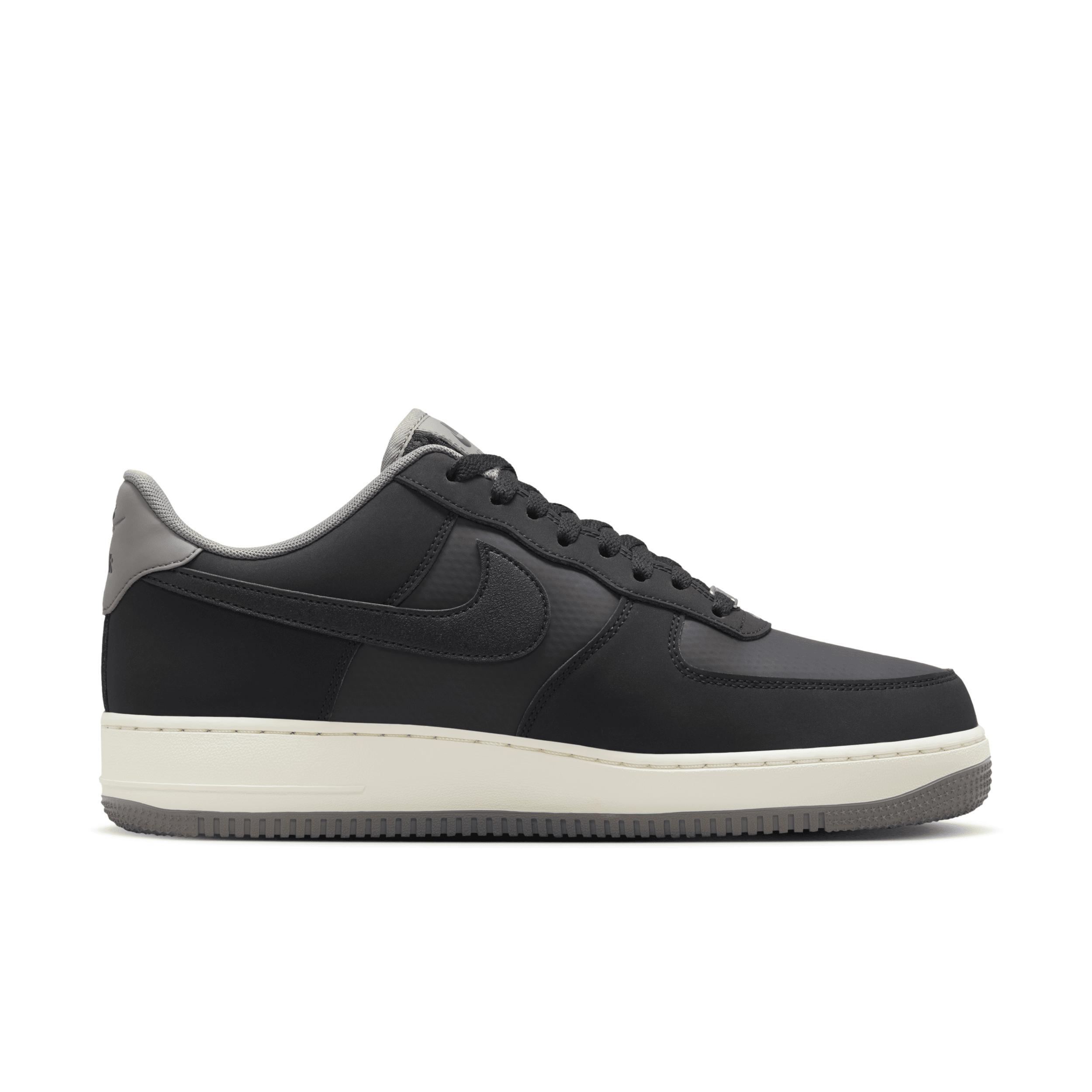 Nike Men's Air Force 1 '07 LV8 Winterized Shoes Product Image