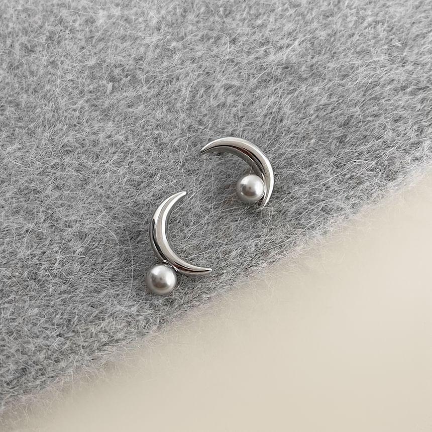 Moon Faux Pearl Alloy Stud Earring Product Image