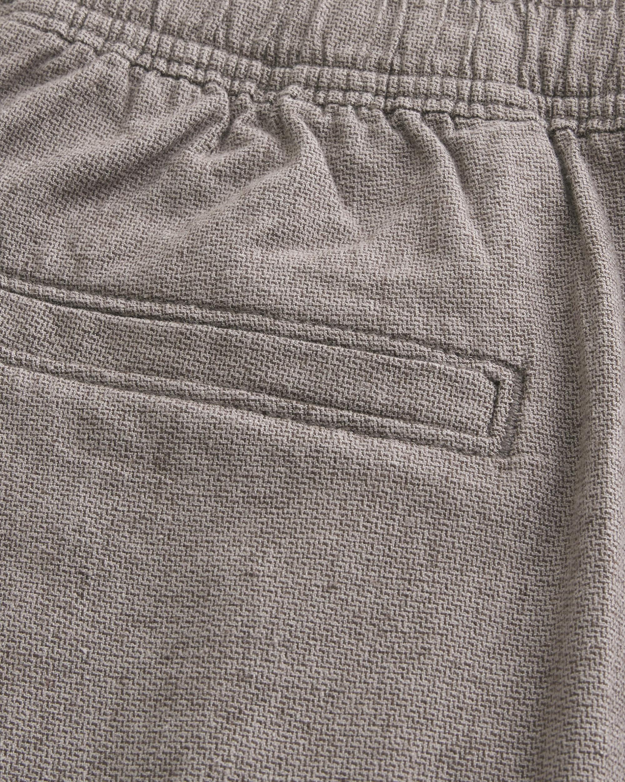 Mid-Thigh Twill Pull-On Shorts Product Image