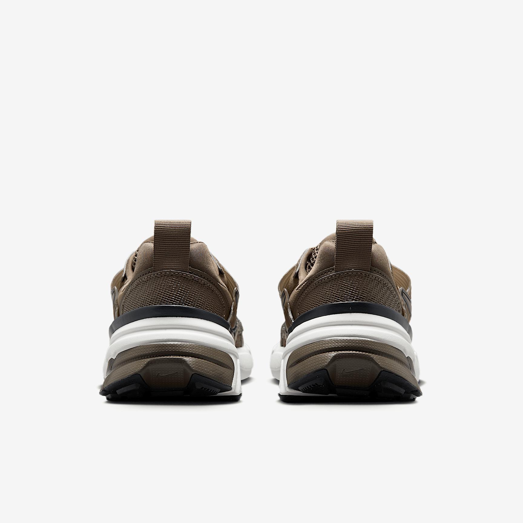 Nike Womens V2K Run Shoes | HF5342-100 Product Image