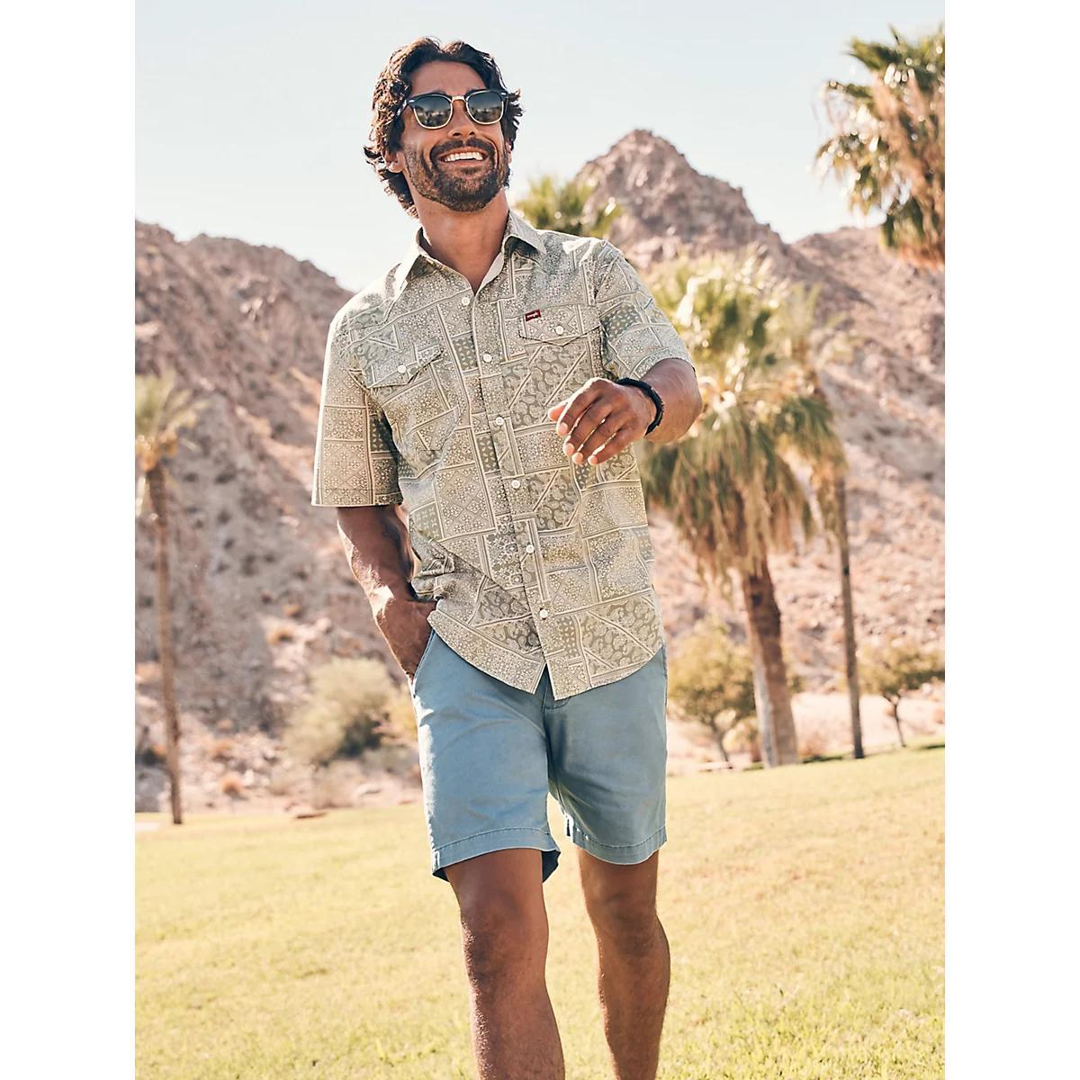 Men's Flat Front Short in Pewter Product Image