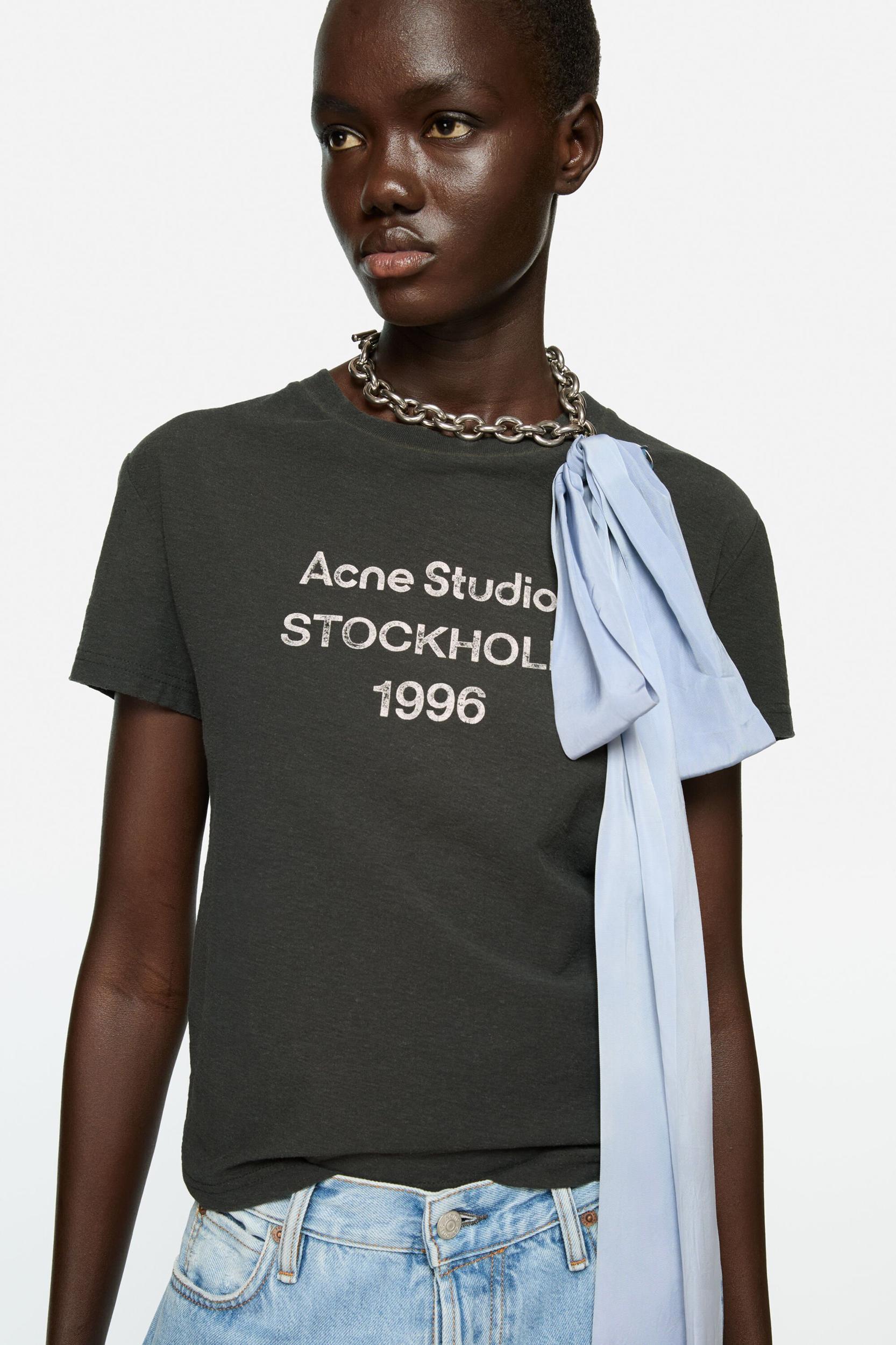 Logo T-shirt Product Image