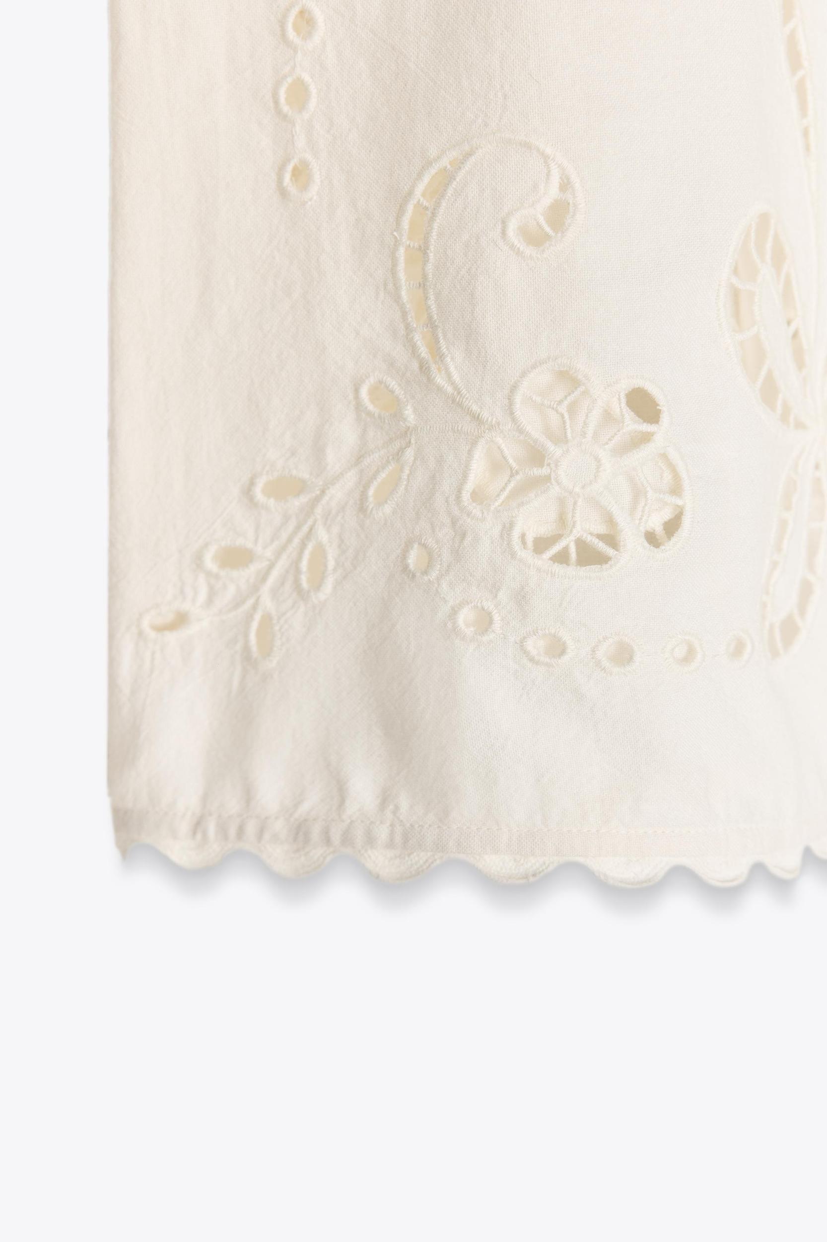 ZW COLLECTION EMBROIDERED TOPSTITCHING TOP Product Image