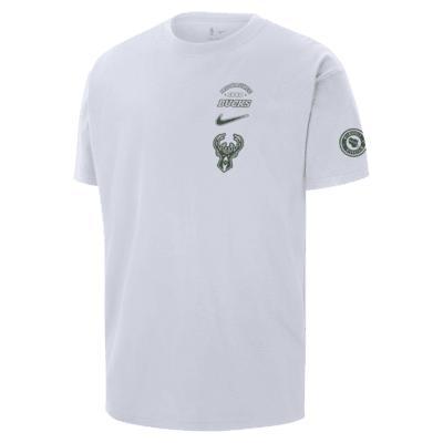 Milwaukee Bucks Courtside Men's Nike NBA T-Shirt Product Image