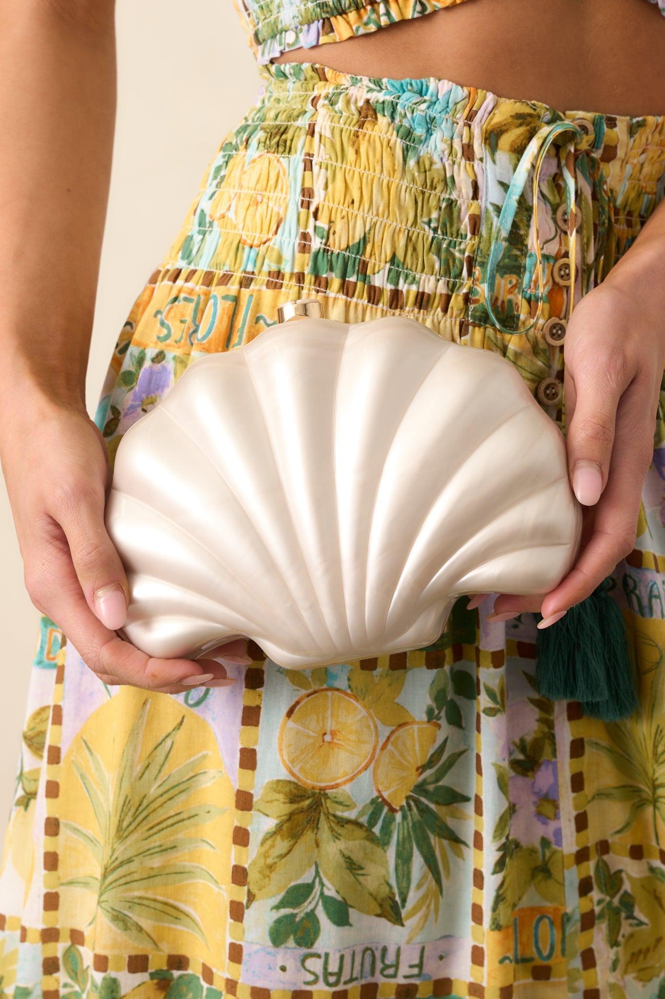 Making Tidal Waves Ivory Pearlescent Seashell Crossbody Bag Product Image