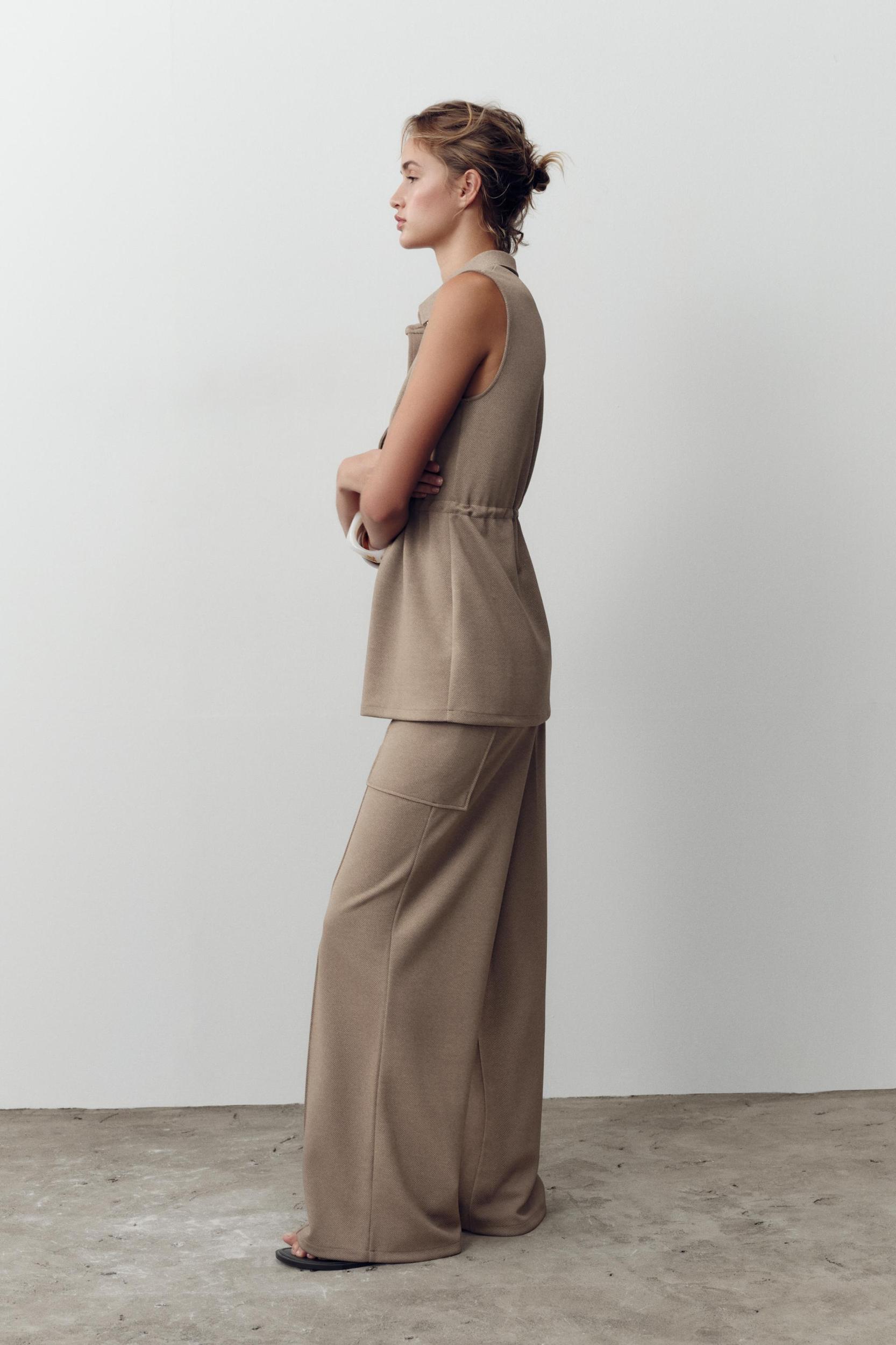 TWILL BUTTON VEST Product Image