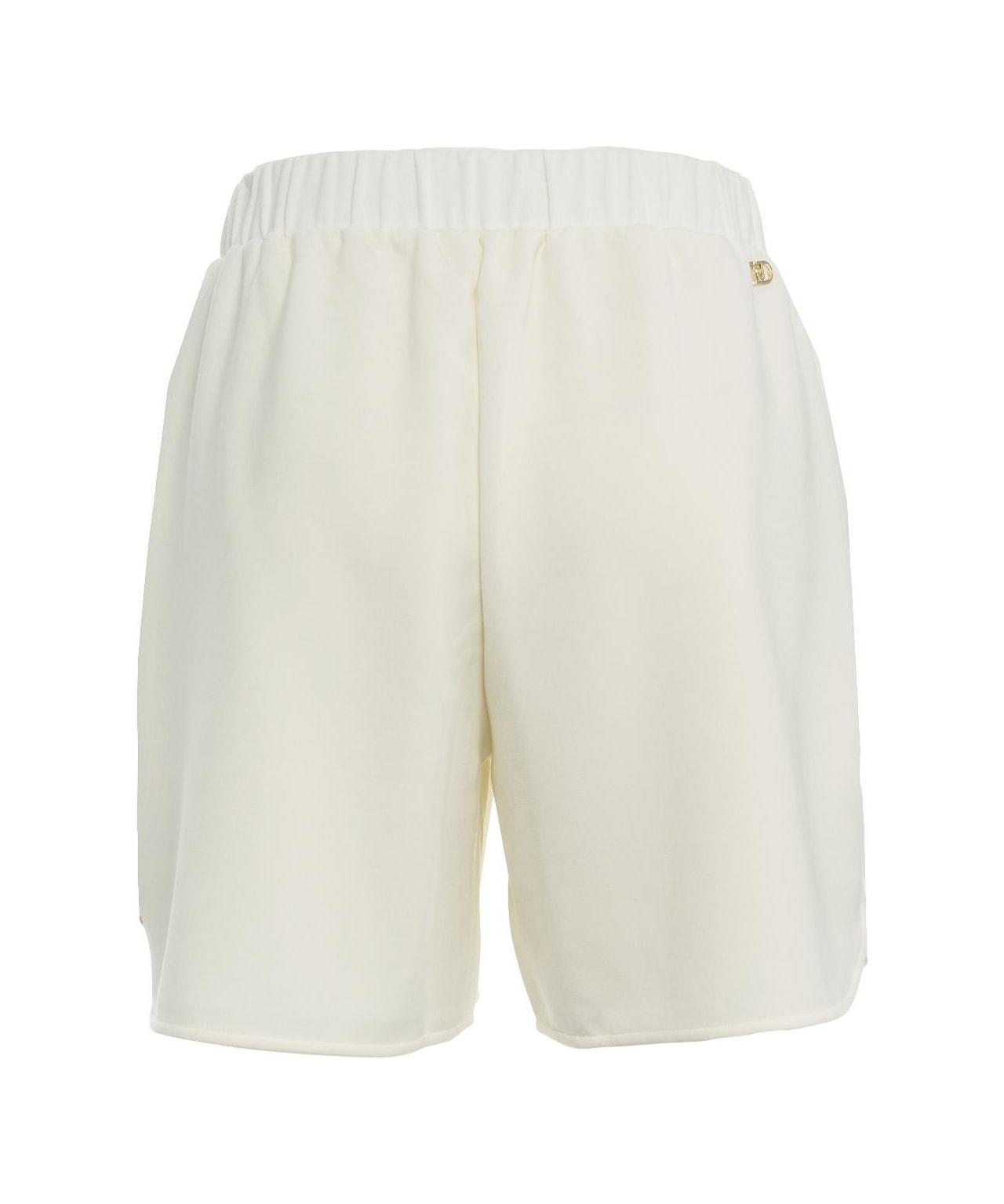 Shorts with applique Product Image