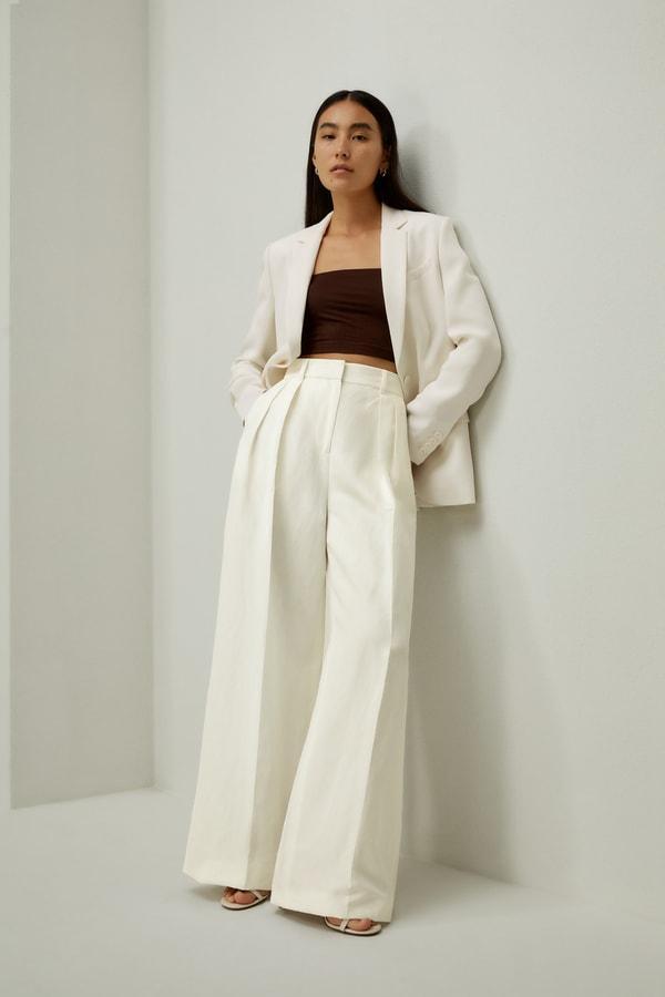 Front-Pleated Silk-Linen Blend Trousers Product Image