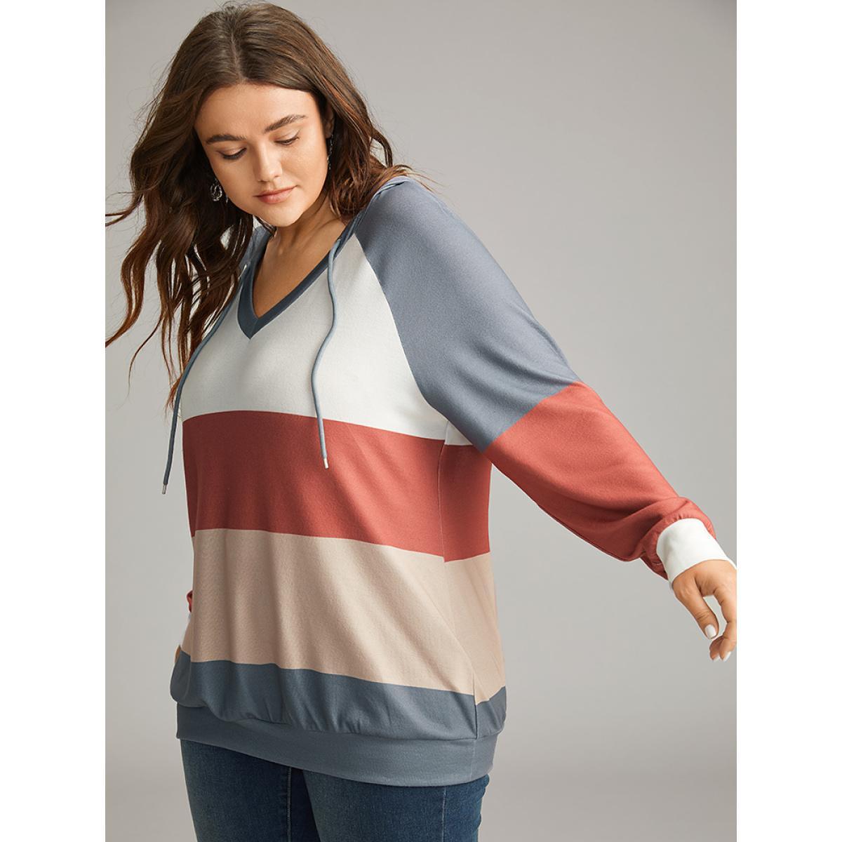 Plus Size Colorblock Contrast Hooded Drawstring Sweatshirt Women Multicolor Casual Contrast Hooded Dailywear Sweatshirts BloomChic 26/4X Product Image