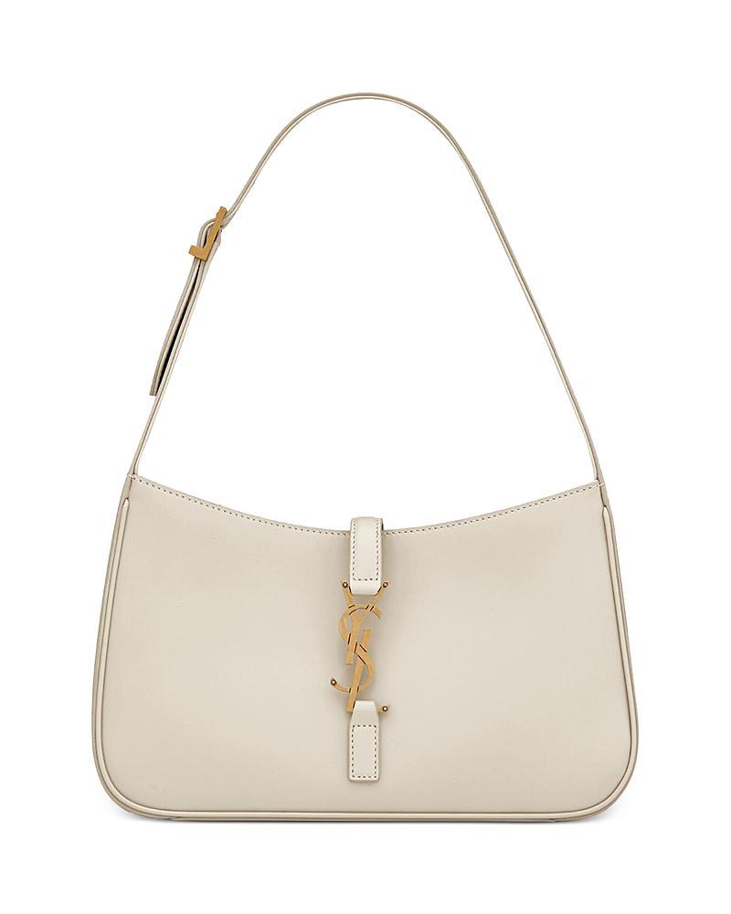 Womens Le 5  7 Shoulder Bag in Patent Leather Product Image