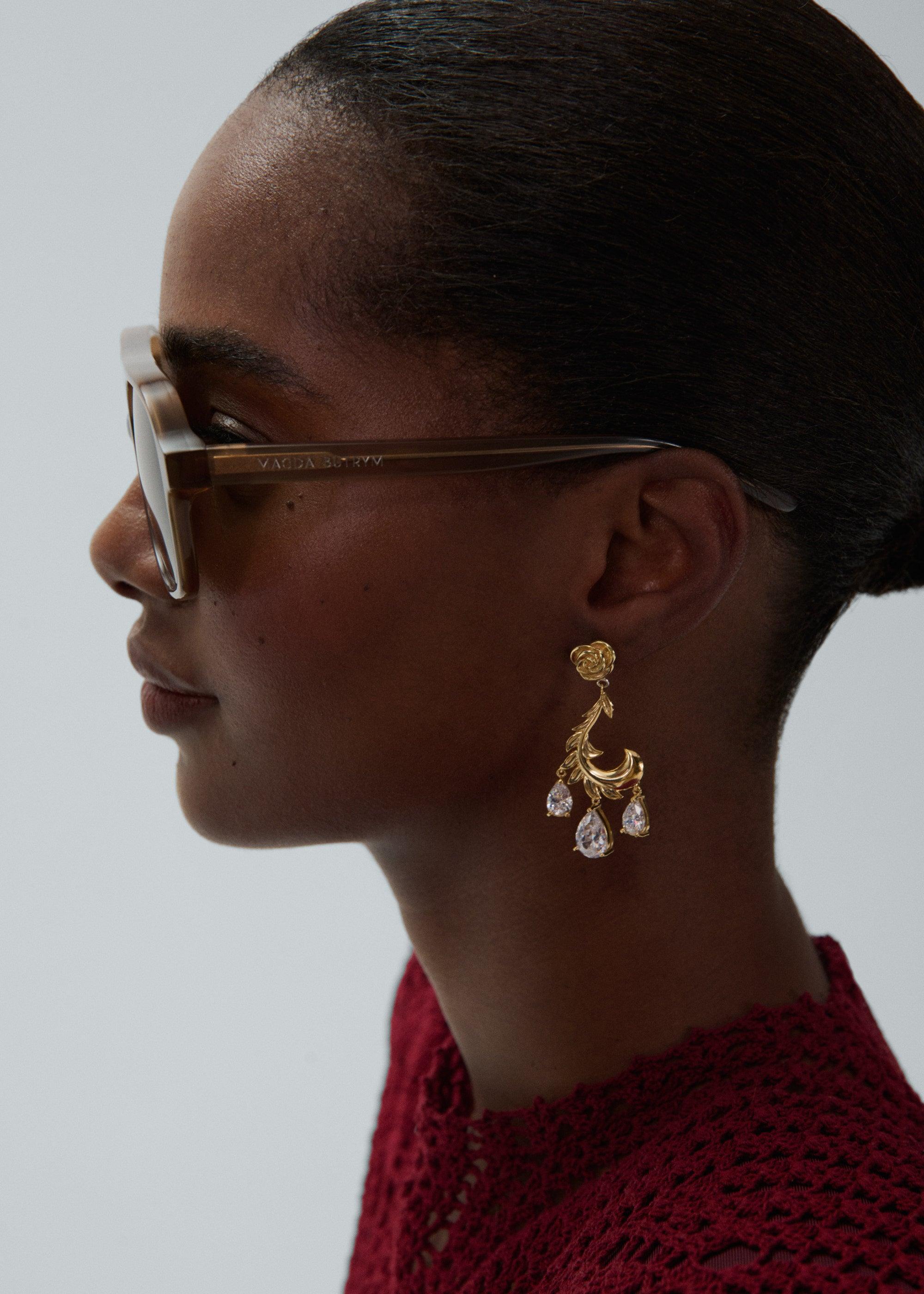 Rosebud drop earrings in gold Product Image