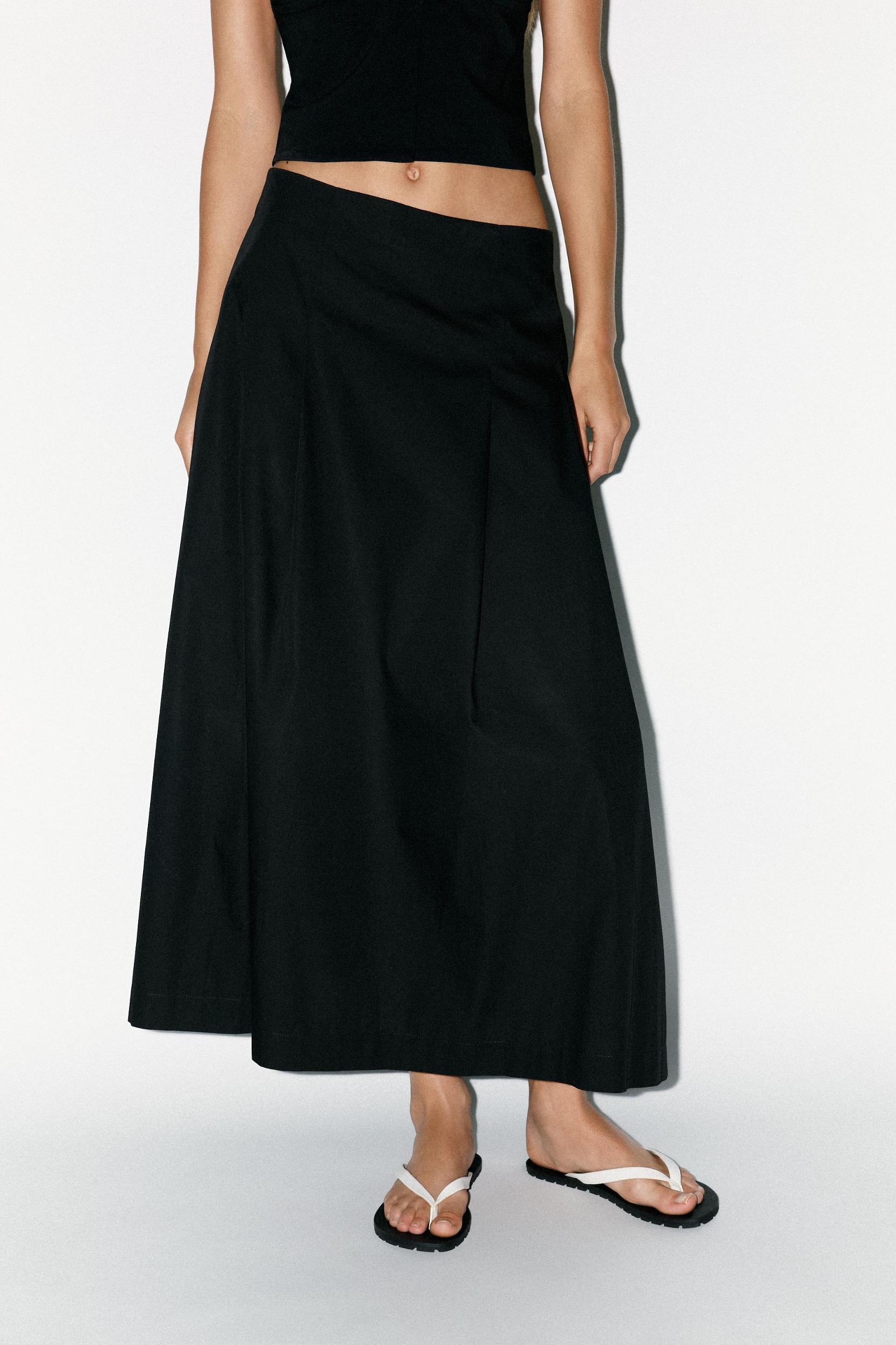 PLEATED MIDI SKIRT Product Image