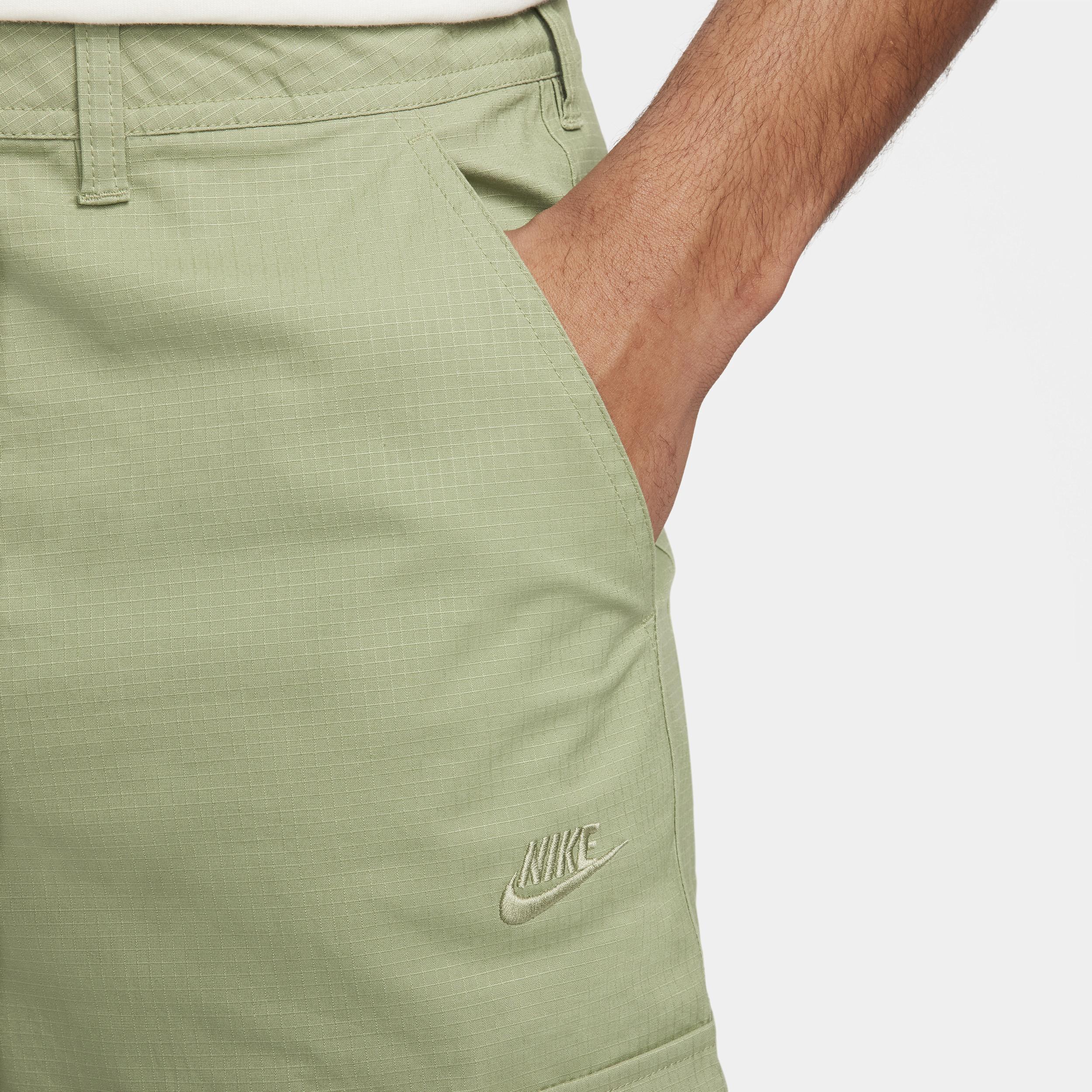 Nike Men's Club Cargo Pants Product Image