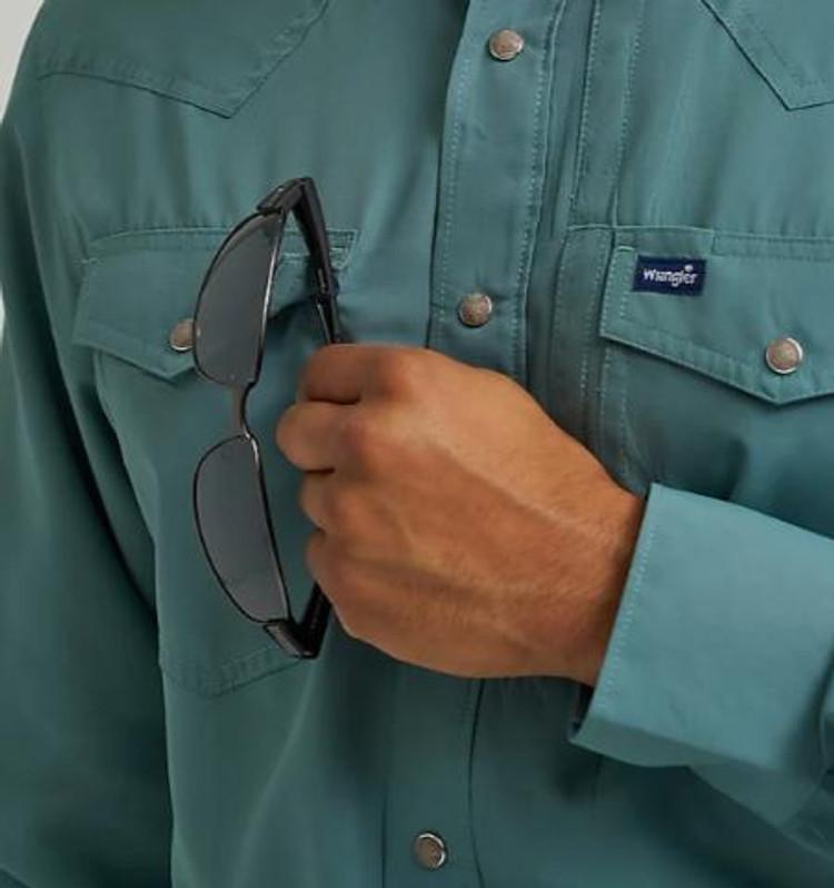 Wrangler® Men's L/S Solid Pine Green Performance Snap Shirt Product Image
