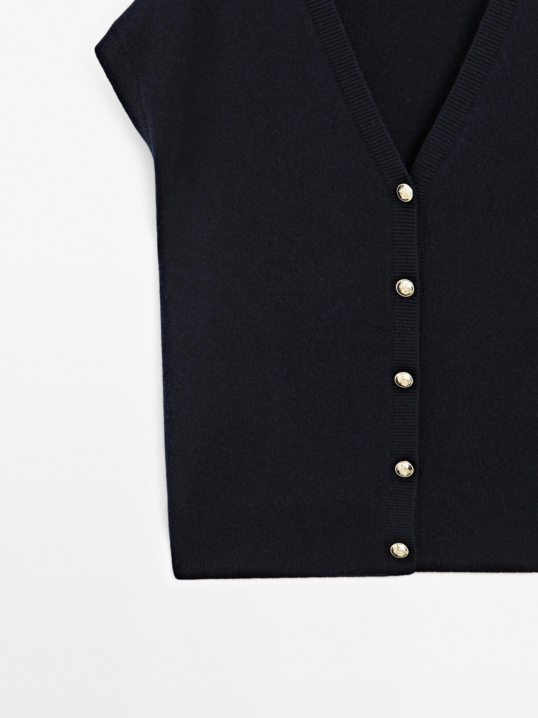 Knit vest with golden buttons Product Image