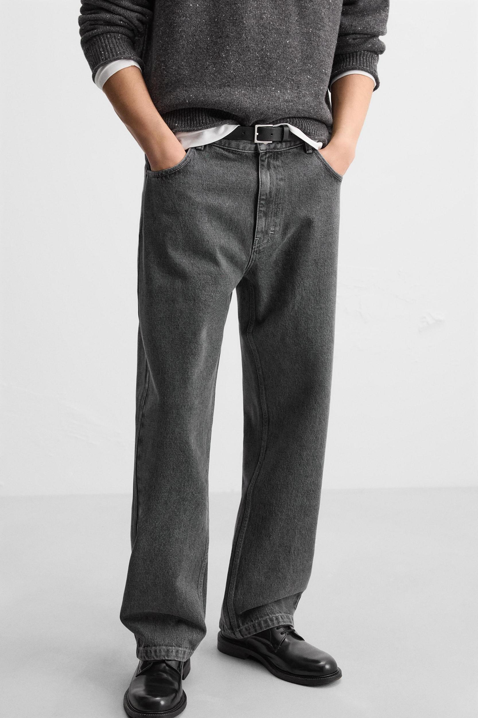 STRAIGHT FIT RELAXED JEANS Product Image