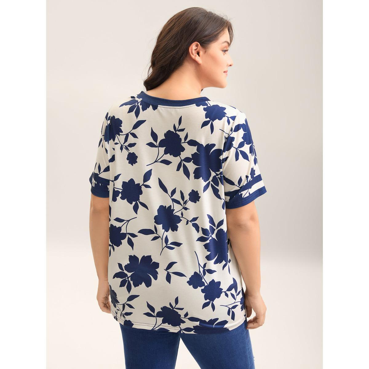 Plus Size Silhouette Floral Print Contrast Hem T-Shirt Apricot Women Casual Contrast Natural Flowers V-neck Everyday T-shirts BloomChic 18-20/2X Product Image