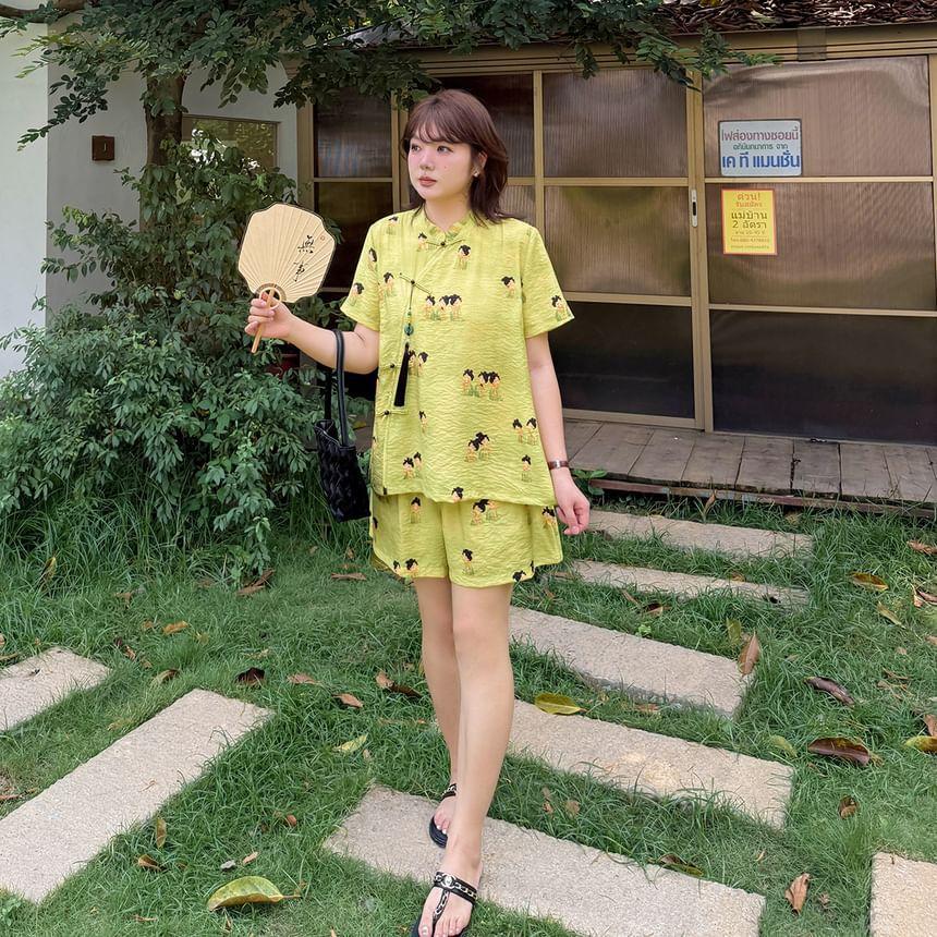 Plus Size Short-Sleeve Stand Collar Patterned Tassel Frog Buttoned Blouse / Elastic Waist Wide Leg Shorts Product Image