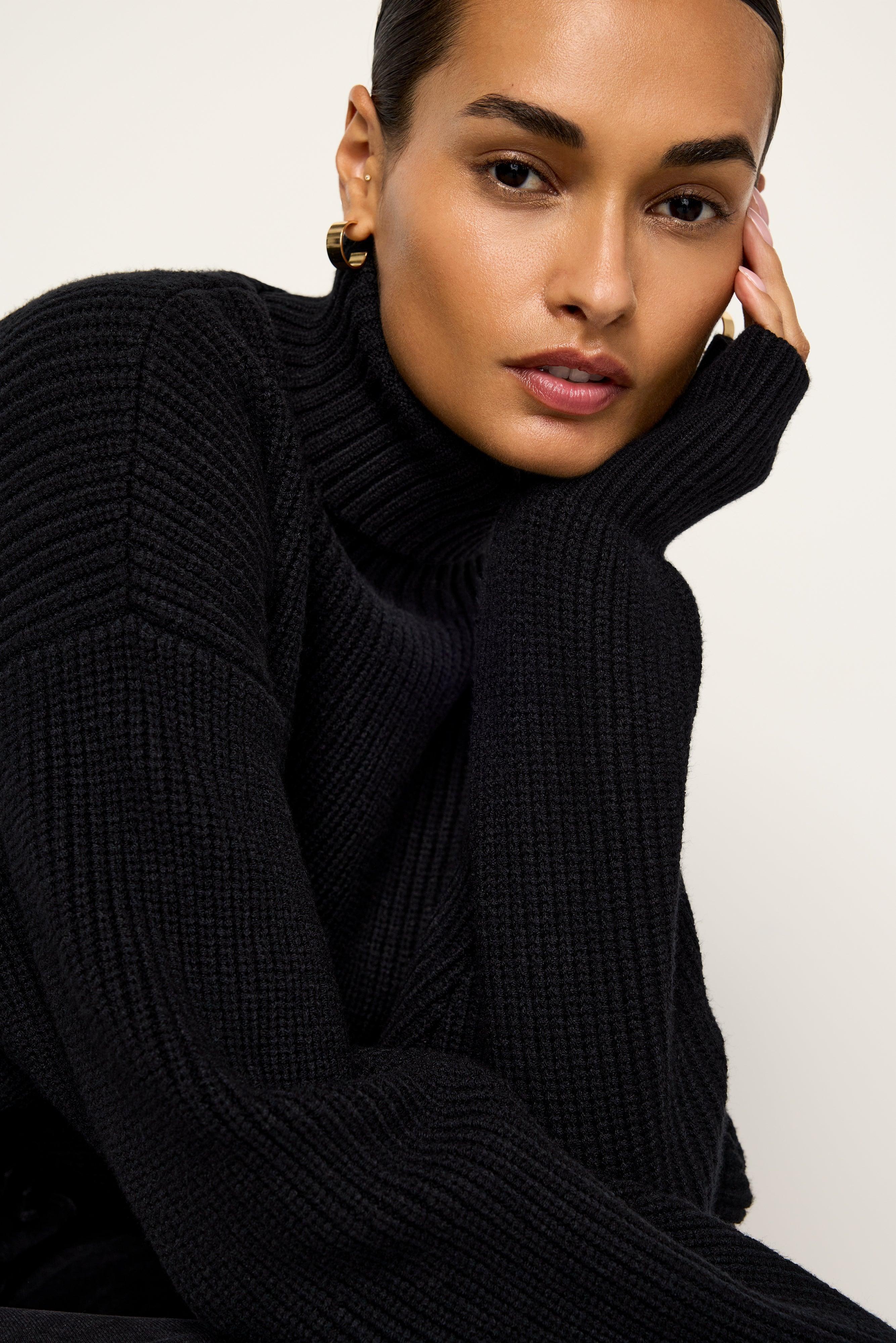 COZY RIBBED TURTLENECK | BLACK001 Product Image