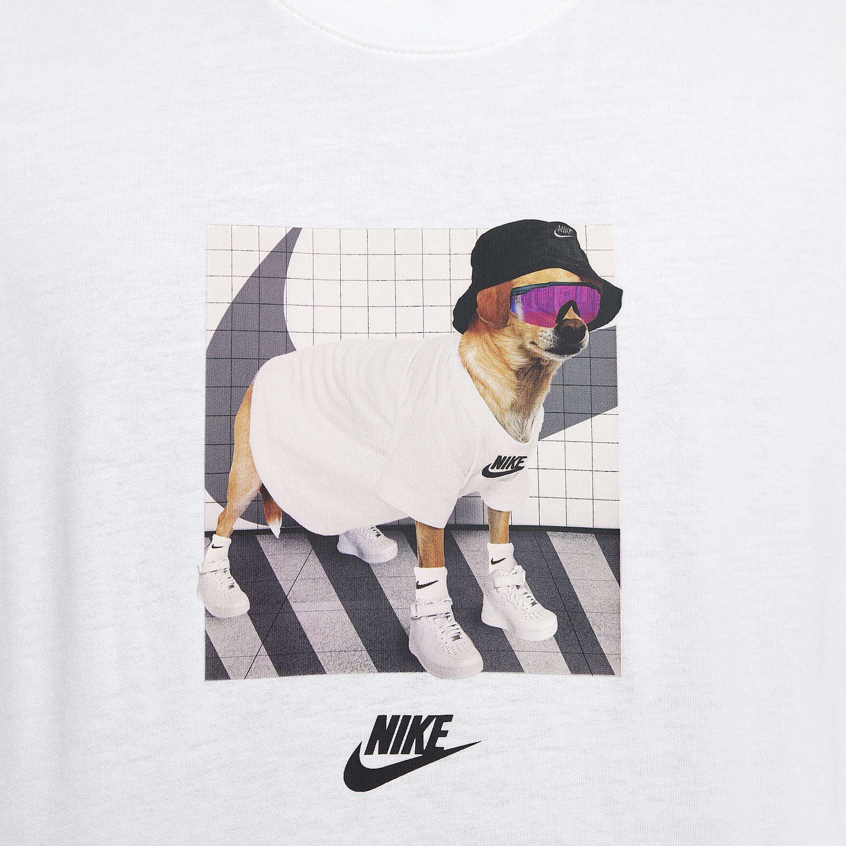 Nike Sportswear T-Shirt Product Image