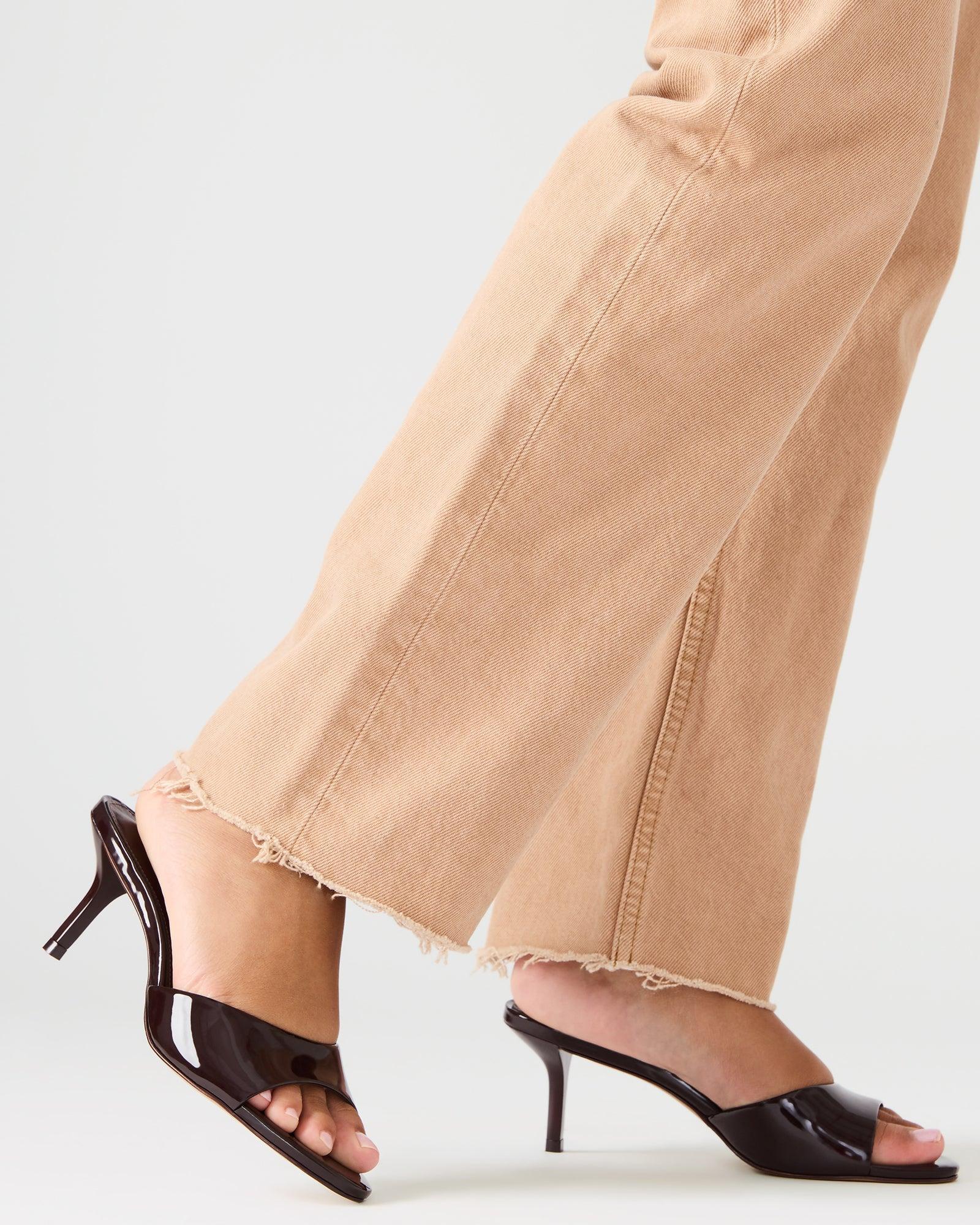 KENDRIX BLACK LEATHER Female Product Image