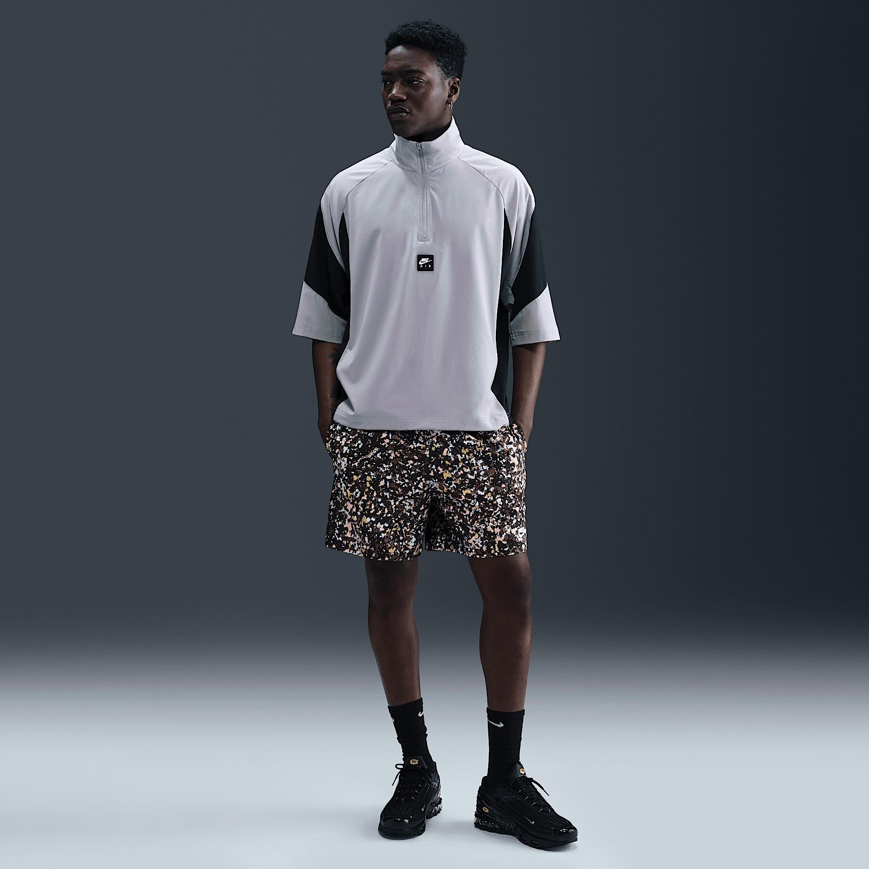 Mens Nike Sportswear Club Woven Shorts | IF8502-222 Product Image