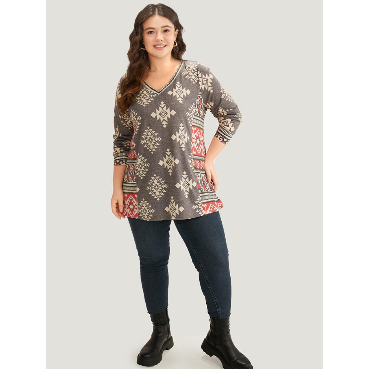 Plus Size Boho Print V Neck T-shirt DarkGray Women Casual Printed Bohemian Print V-neck Dailywear T-shirts BloomChic 28/5X Product Image