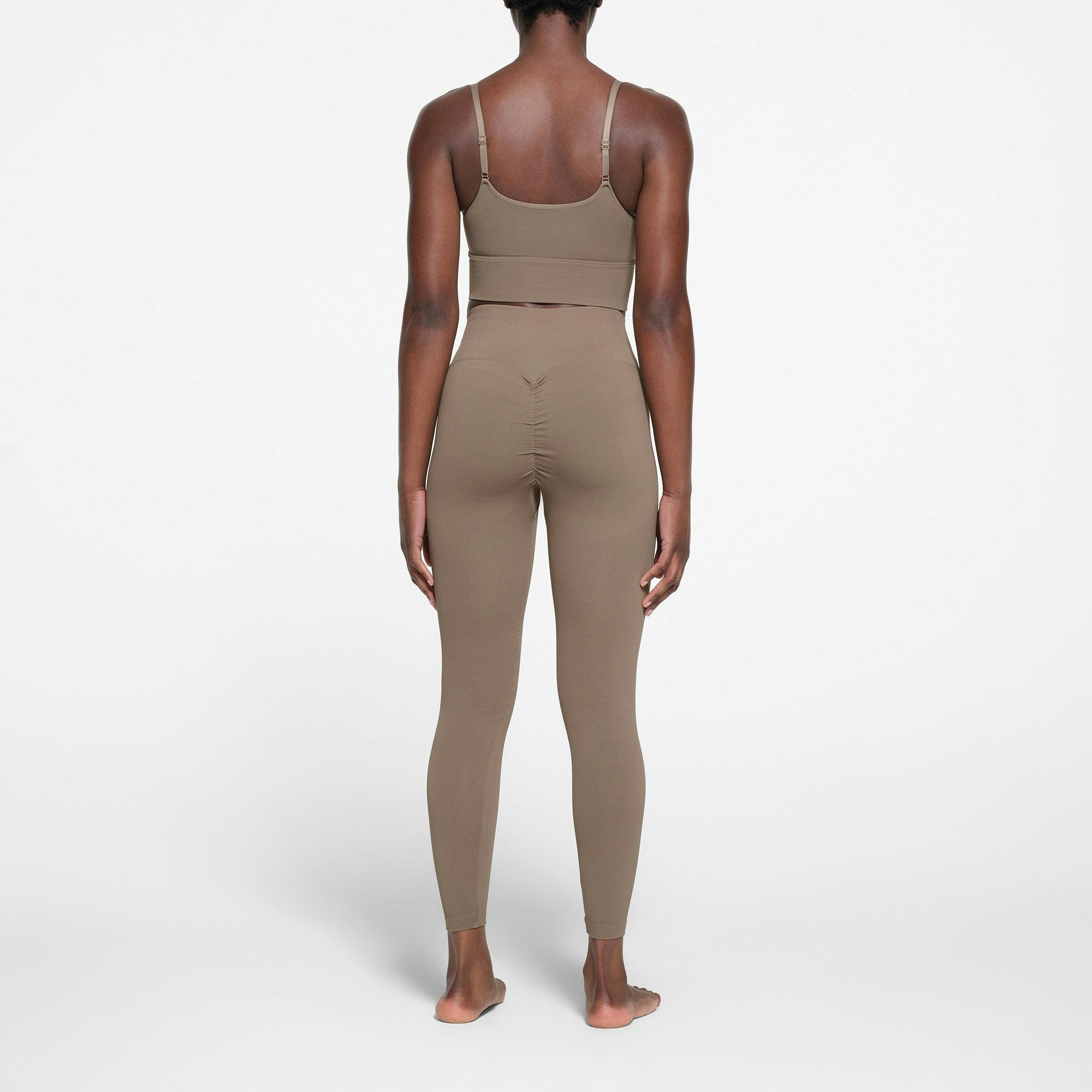 CONTOUR NYLON LEGGING | TRUFFLE Product Image