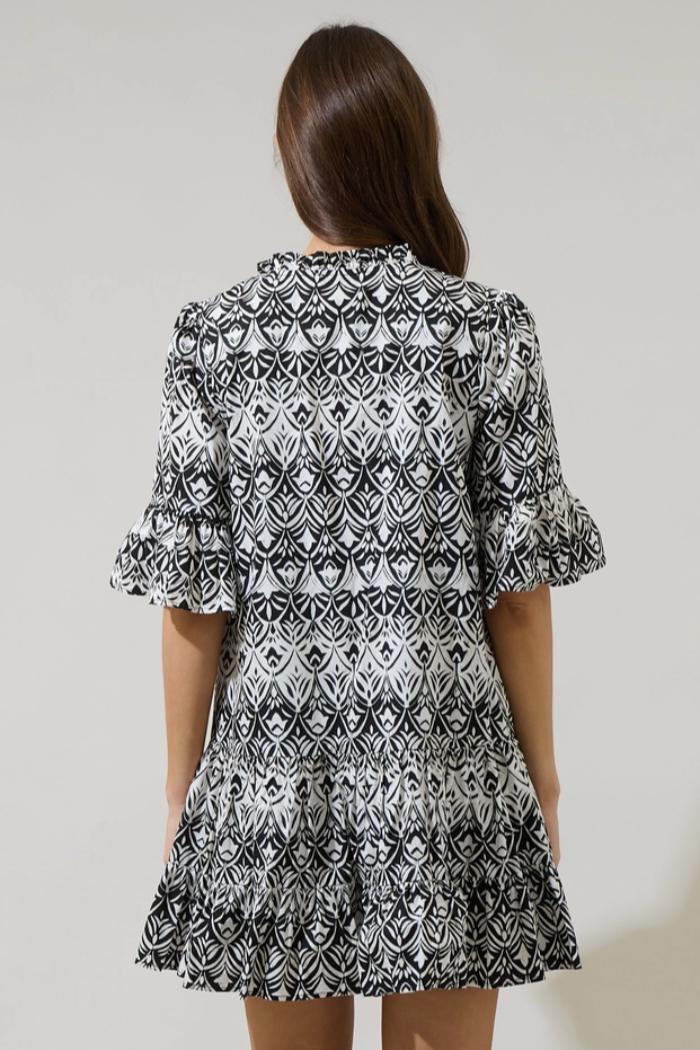 La Palma Floral Auggie Bell Sleeve Shift Dress Product Image