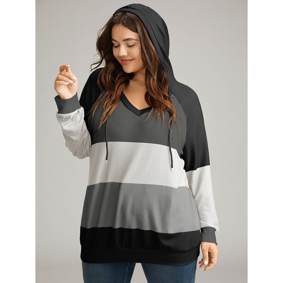 Plus Size Colorblock Contrast Hooded Drawstring Sweatshirt Women Gray Casual Contrast Hooded Dailywear Sweatshirts BloomChic 26/4X Product Image