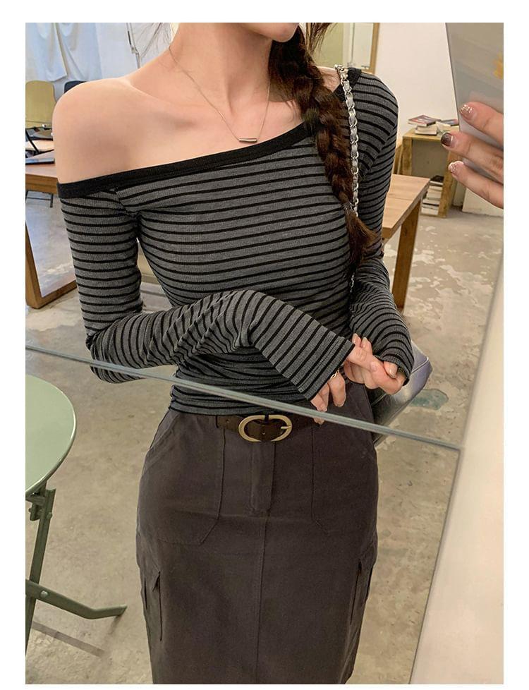 Long-Sleeve Off-Shoulder Striped Slim Fit T-Shirt Product Image