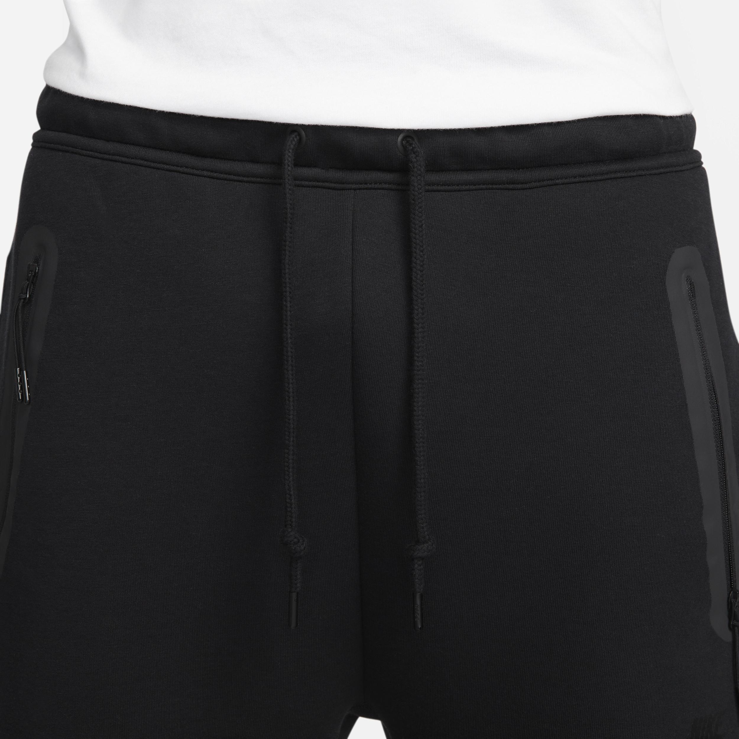 Nike Tech Fleece joggers in black Product Image