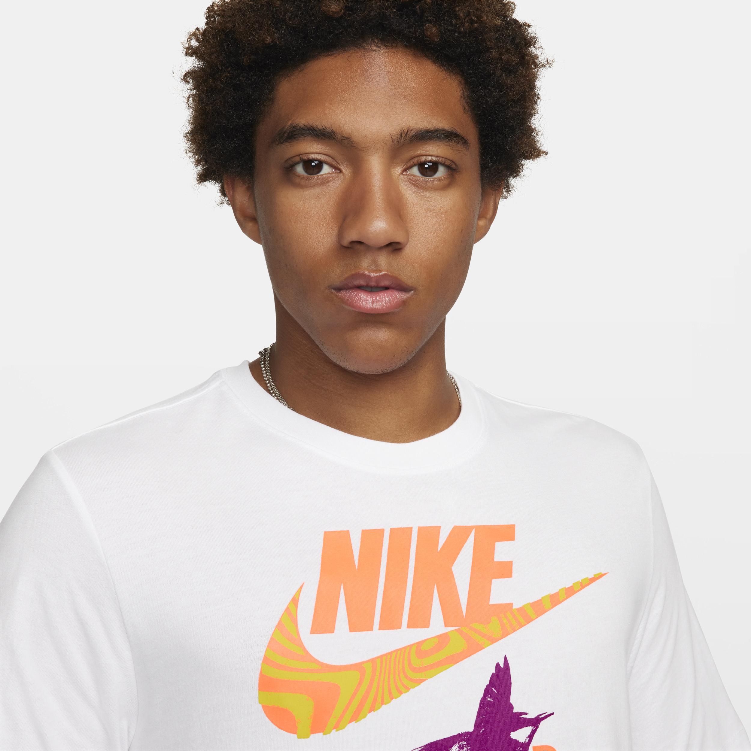 Nike Sportswear Men's T-Shirt Product Image