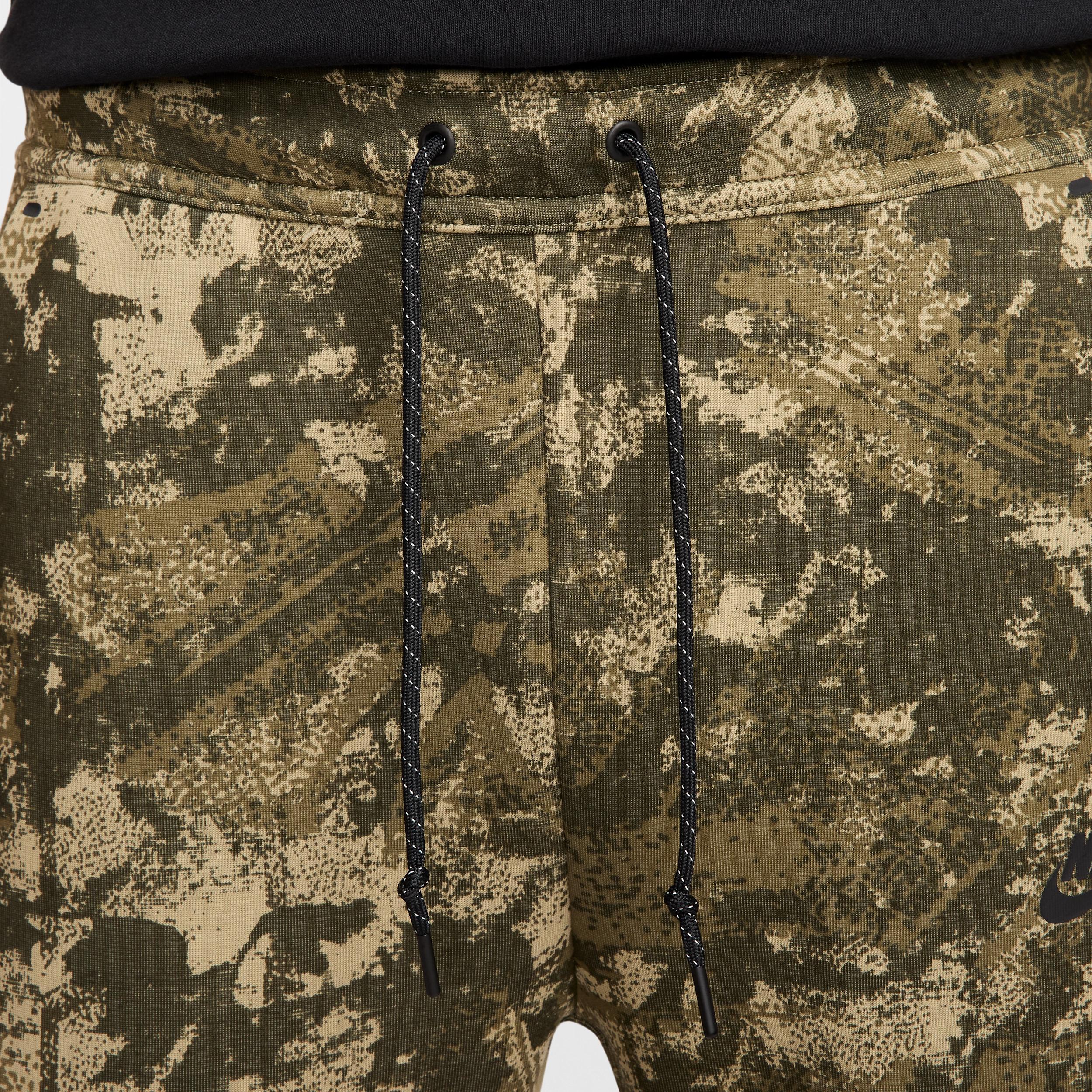 Nike Men's Tech Fleece Jogger Pants Product Image